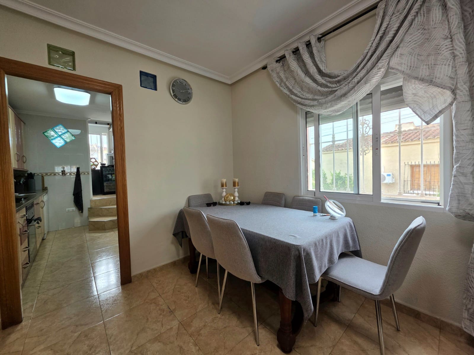 5 makuuhuone Huvila myytävänä paikassa La Marina mukana uima-altaan - 338 000 € (Ref: 9883404)