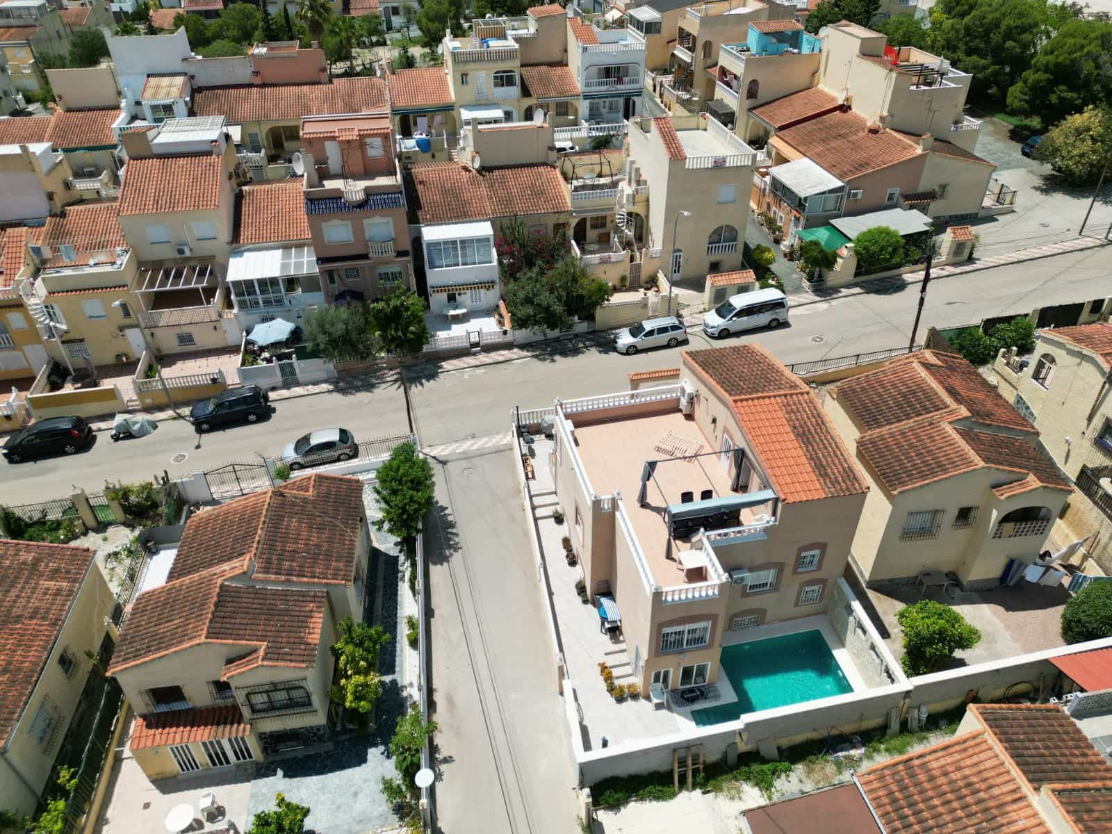 5 bedroom Villa for sale in La Marina with pool - € 338,000 (Ref: 9883404)