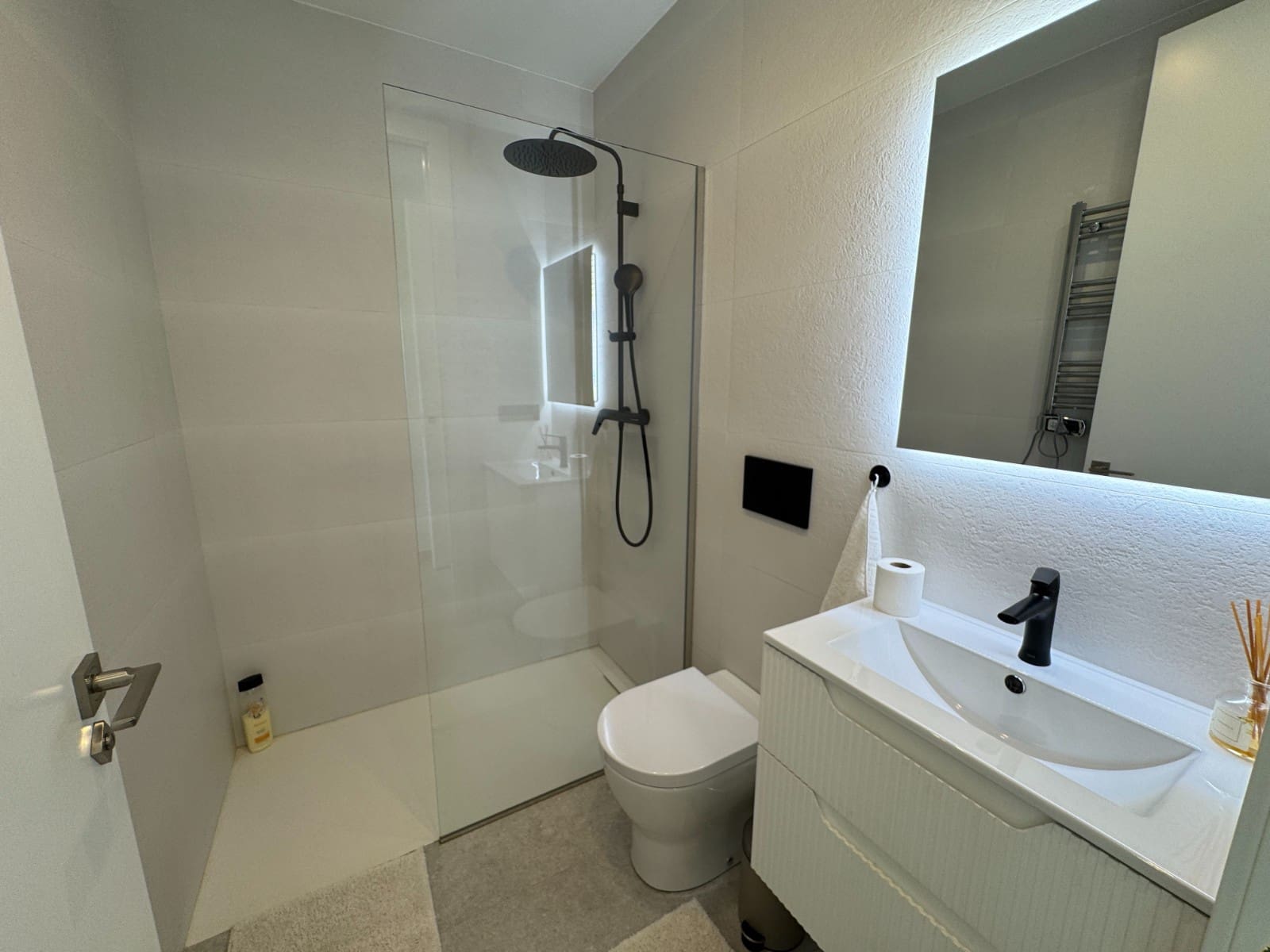 Apartamento de 3 habitaciones en Guardamar del Segura en venta con piscina - 399.000 € (Ref: 9891110)
