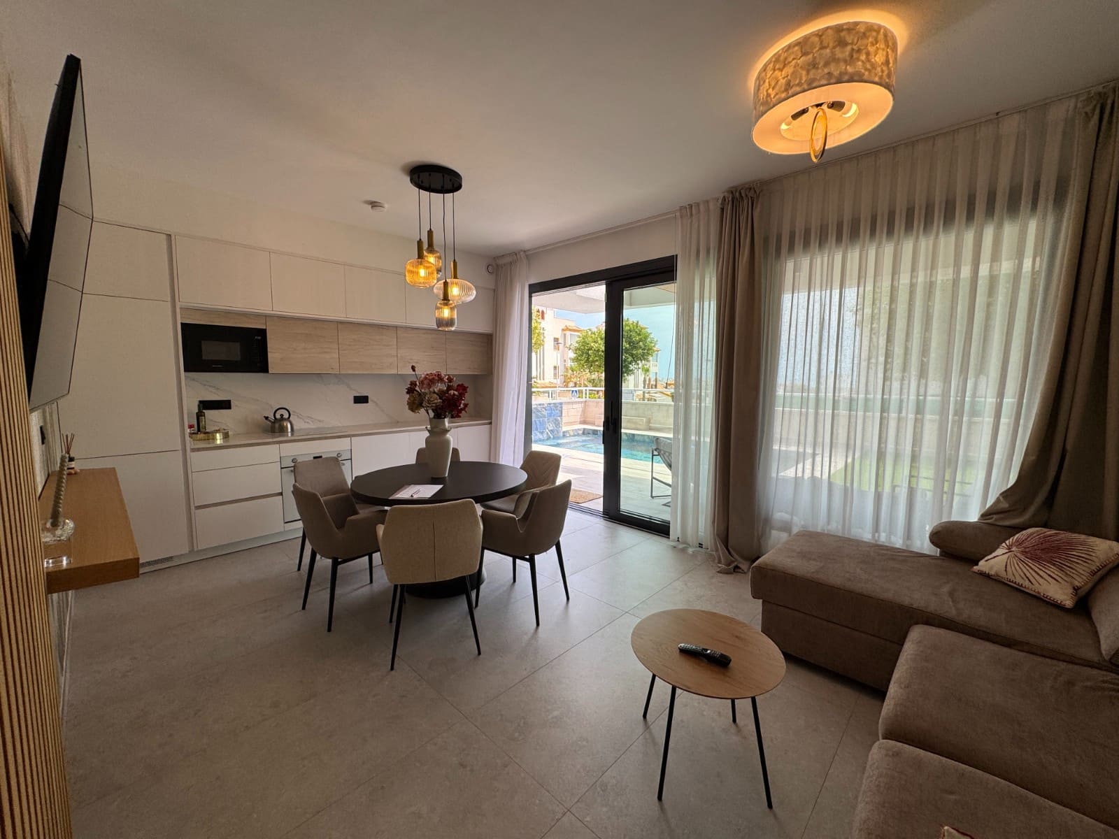 Apartamento de 3 habitaciones en Guardamar del Segura en venta con piscina - 399.000 € (Ref: 9891110)