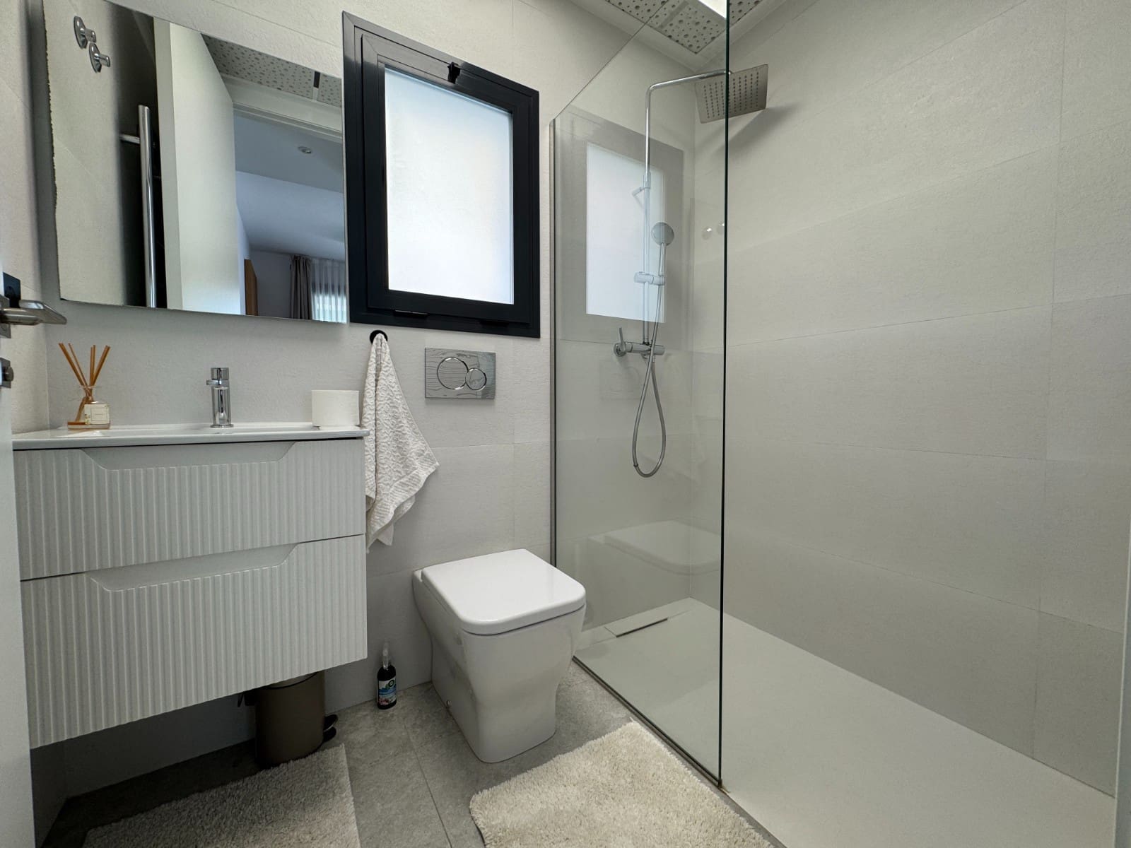 Apartamento de 3 habitaciones en Guardamar del Segura en venta con piscina - 399.000 € (Ref: 9891110)