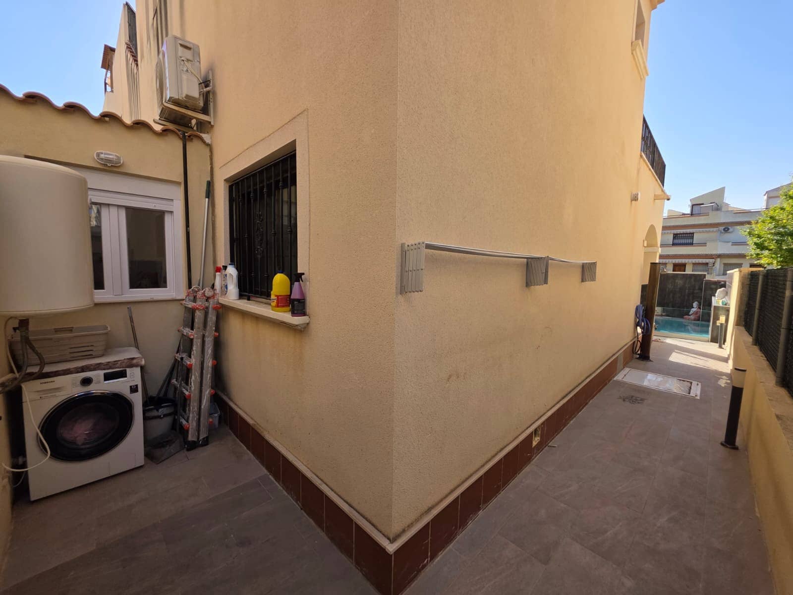 4 slaapkamer Villa te koop in Torrevieja met zwembad - € 299.000 (Ref: 9909784)