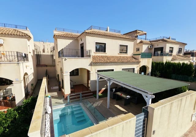4 slaapkamer Villa te koop in Parque Acuático - Sector 25, Torrevieja met zwembad - € 299.000 (Ref: 9909784)