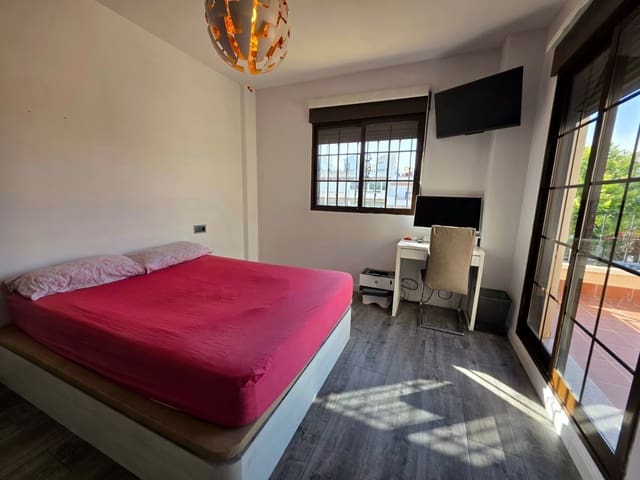 4 slaapkamer Villa te koop in Parque Acuático - Sector 25, Torrevieja met zwembad - € 299.000 (Ref: 9909784)
