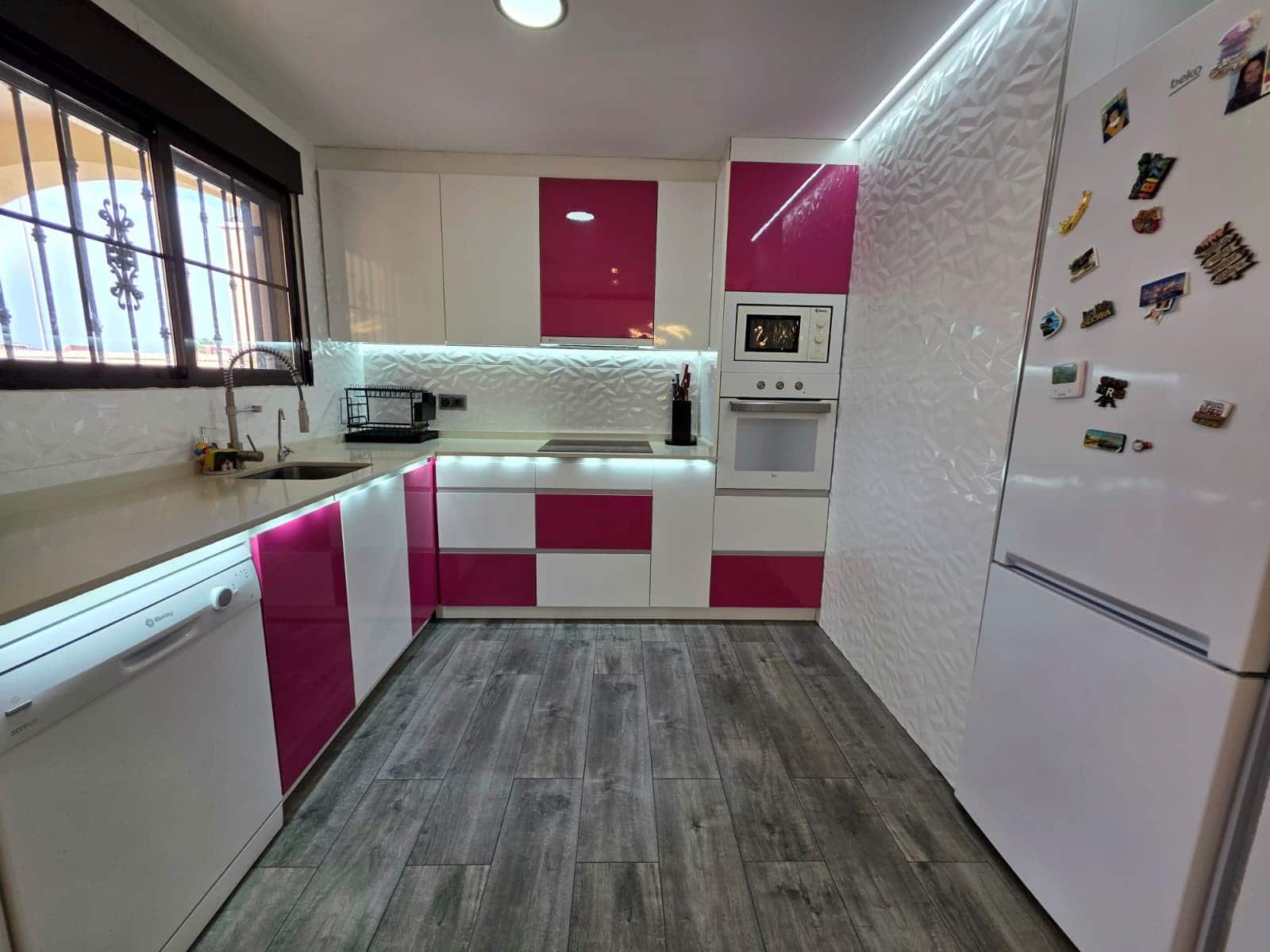 4 slaapkamer Villa te koop in Torrevieja met zwembad - € 299.000 (Ref: 9909784)