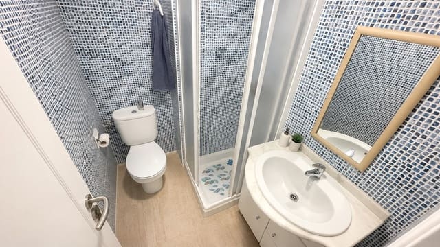 2 Zimmer Apartment zu verkaufen in Puerto Deportivo, Guardamar del Segura mit Pool - 174.900 € (Ref: 9911788)
