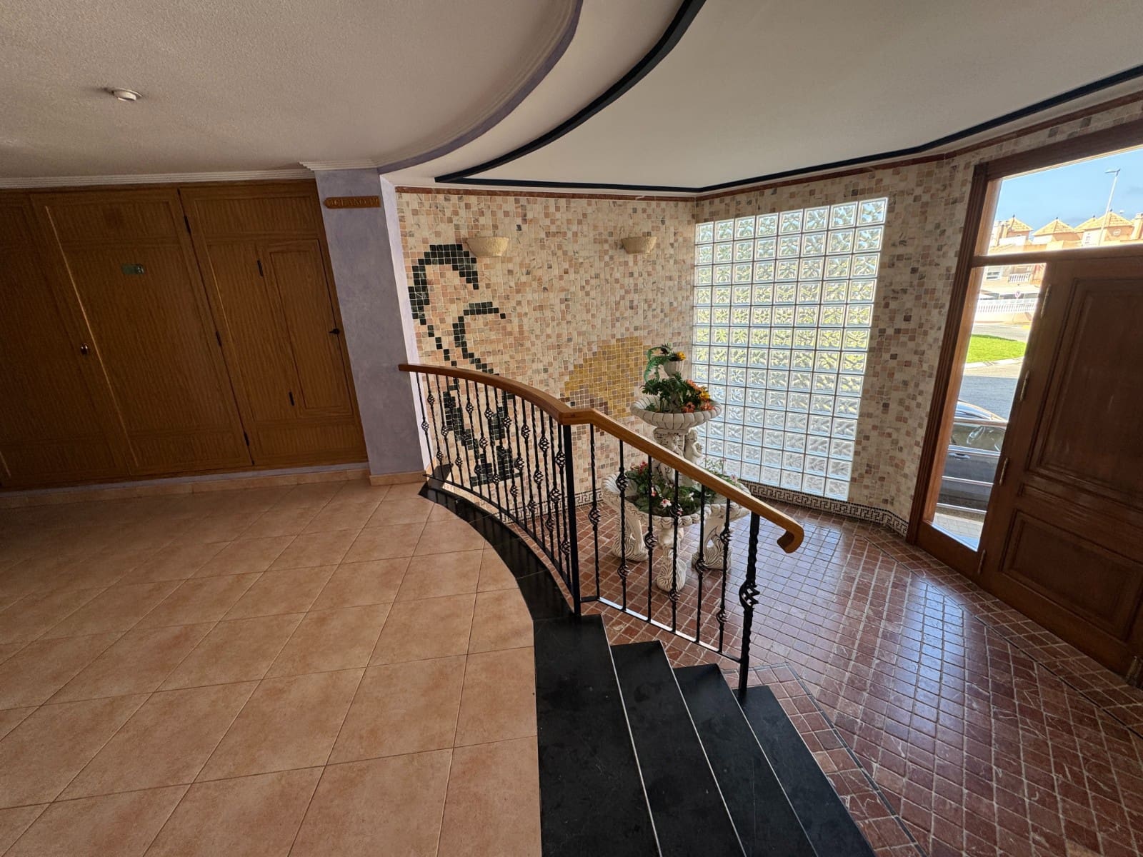 2 bedroom Apartment for sale in Guardamar del Segura with garage - € 190,000 (Ref: 9937331)