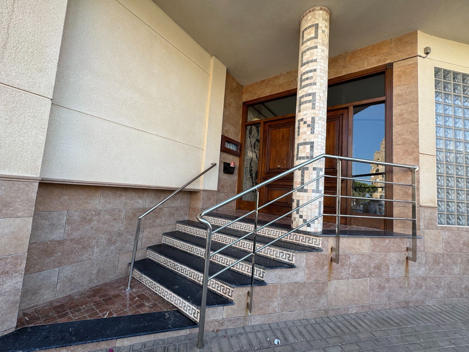 2 bedroom Apartment for sale in Guardamar del Segura with garage - € 190,000 (Ref: 9937331)