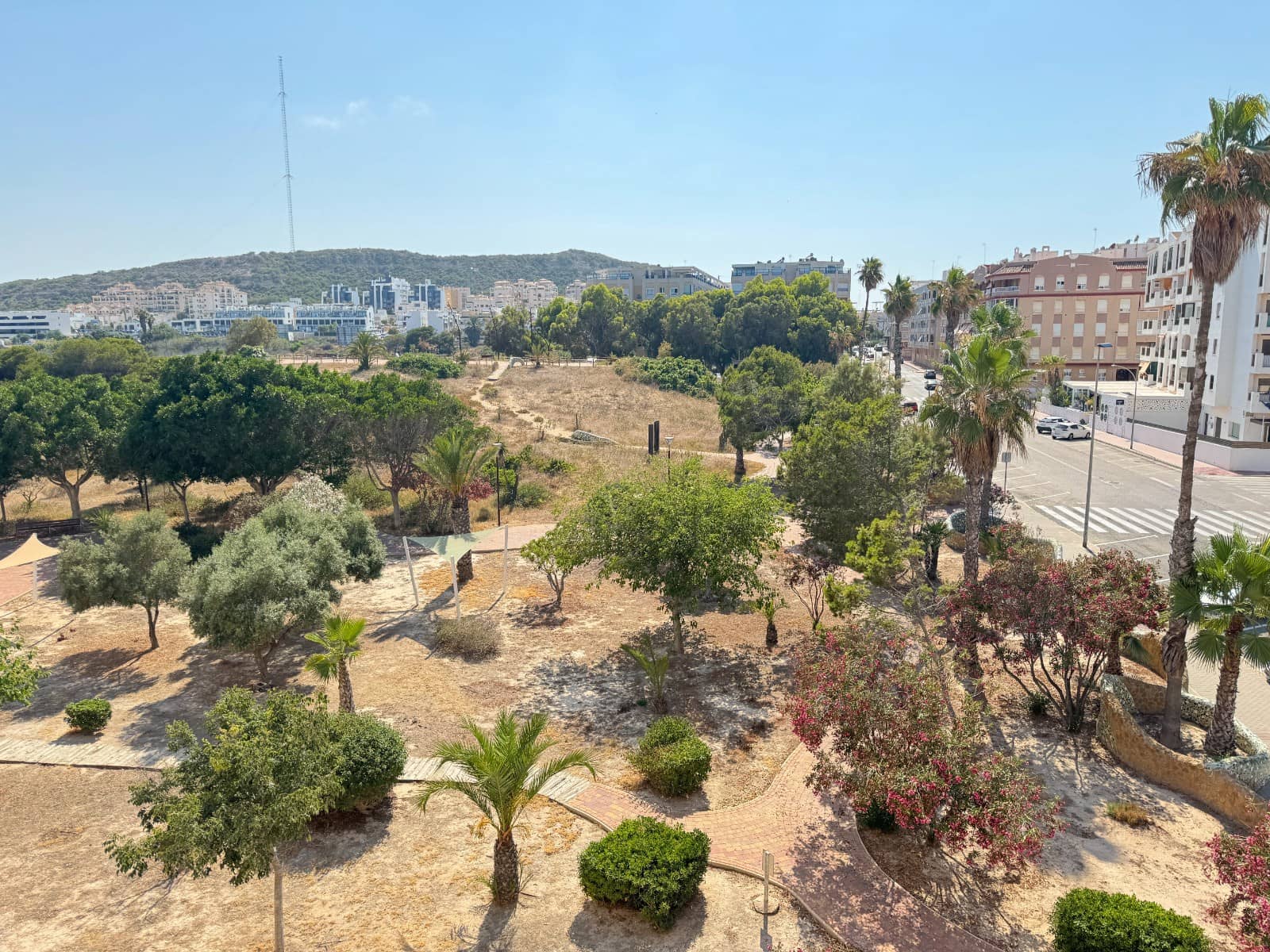 2 bedroom Apartment for sale in Guardamar del Segura with garage - € 190,000 (Ref: 9937331)