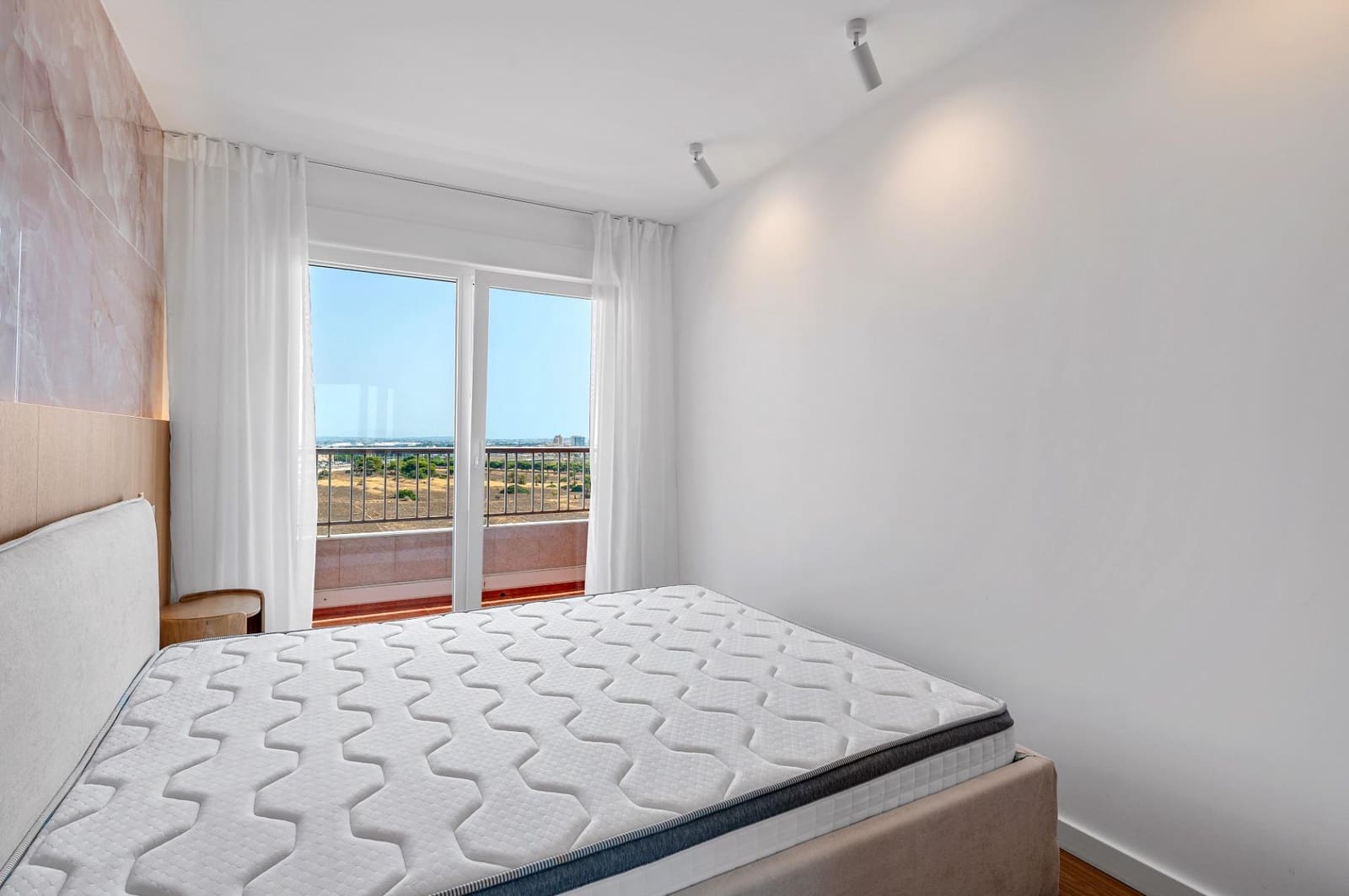 Apartamento de 2 habitaciones en Punta Prima en venta con piscina - 225.000 € (Ref: 9976505)