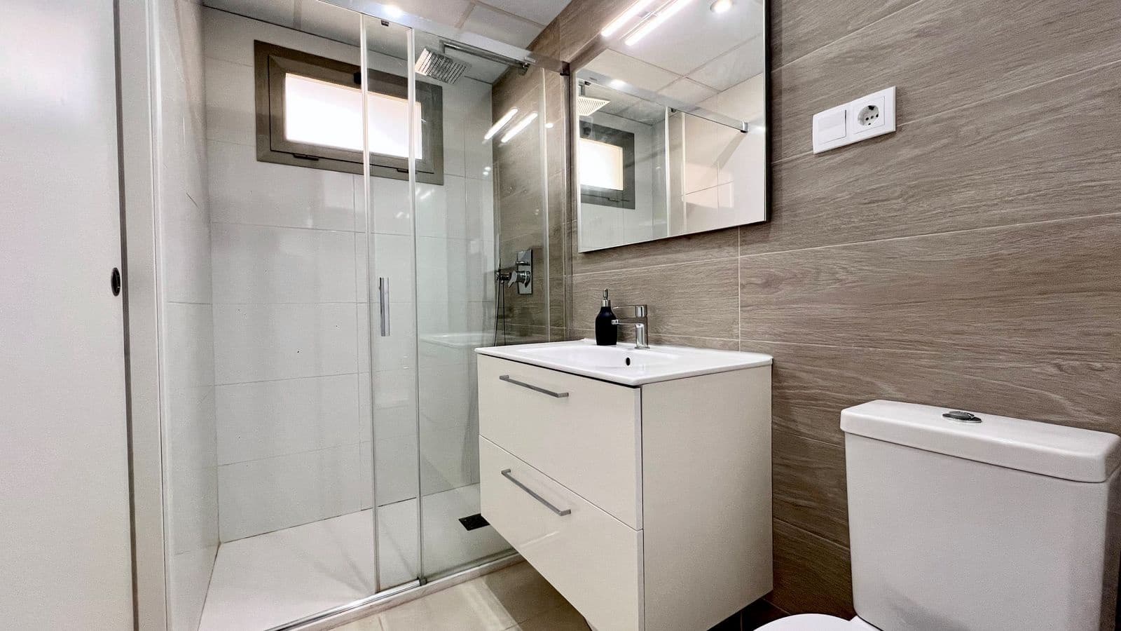 2 camera da letto Appartamento in vendita in Villamartin con piscina - 275.000 € (Rif: 9985566)