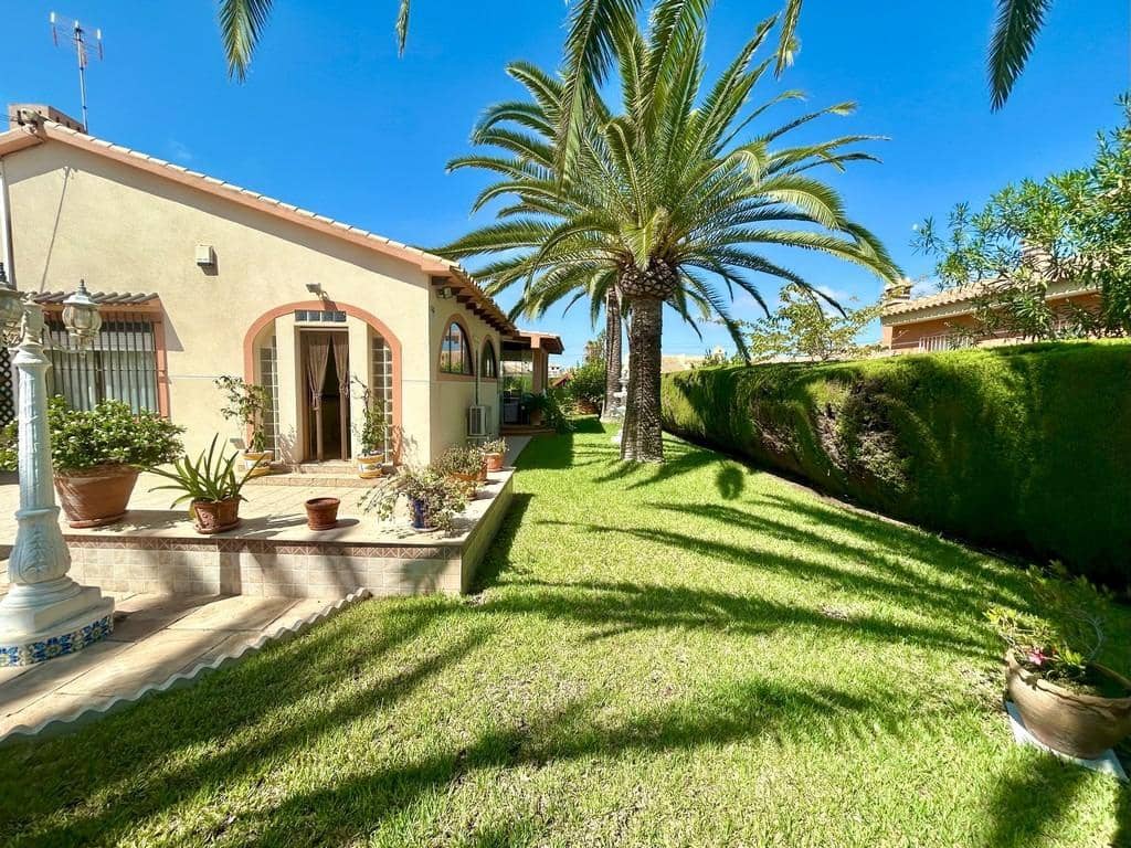 3 slaapkamer Villa te koop in Cabo Roig met zwembad - € 790.000 (Ref: 9989401)
