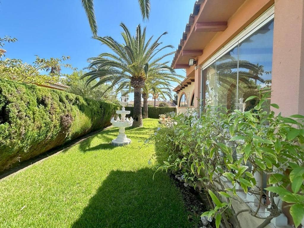 3 slaapkamer Villa te koop in Cabo Roig met zwembad - € 790.000 (Ref: 9989401)