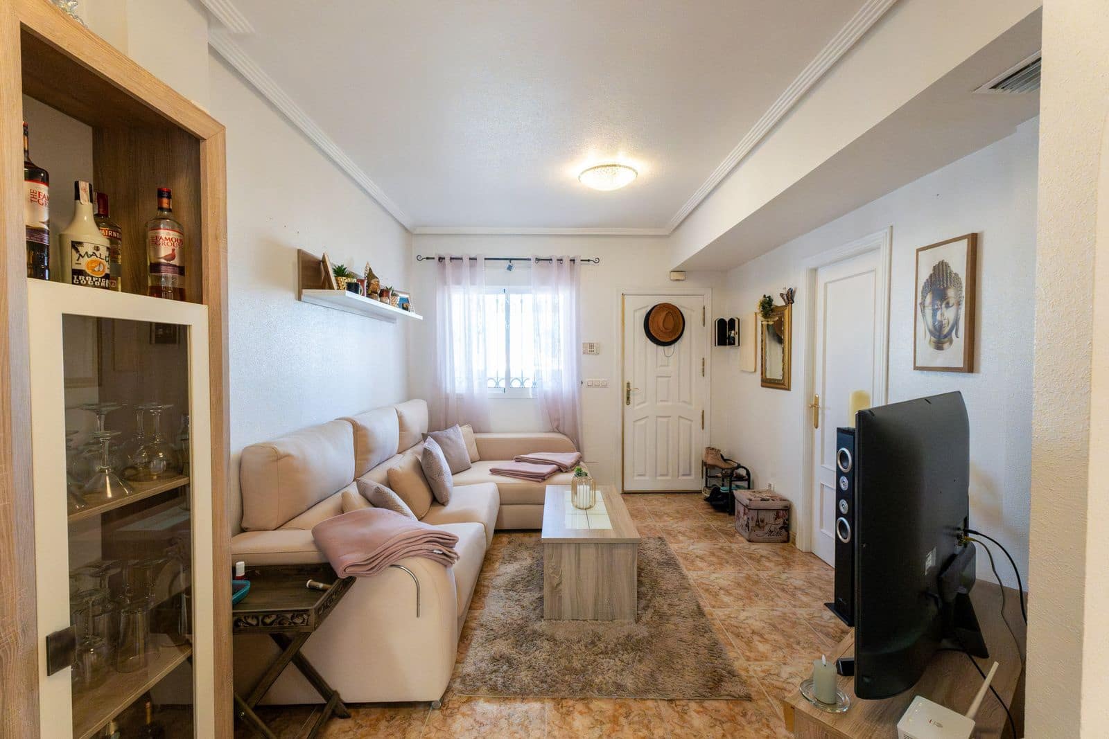 2 makuuhuone Omakotitalo myytävänä paikassa Orihuela Costa mukana uima-altaan - 189 500 € (Ref: 9991908)