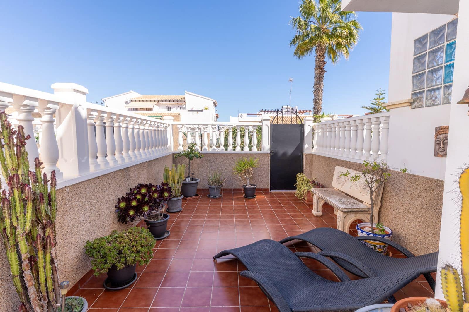 2 makuuhuone Omakotitalo myytävänä paikassa Orihuela Costa mukana uima-altaan - 189 500 € (Ref: 9991908)