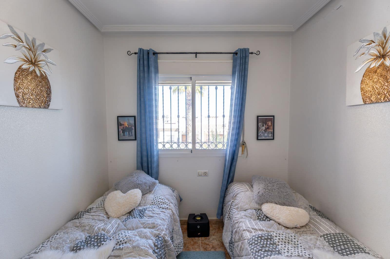 2 makuuhuone Omakotitalo myytävänä paikassa Orihuela Costa mukana uima-altaan - 189 500 € (Ref: 9991908)