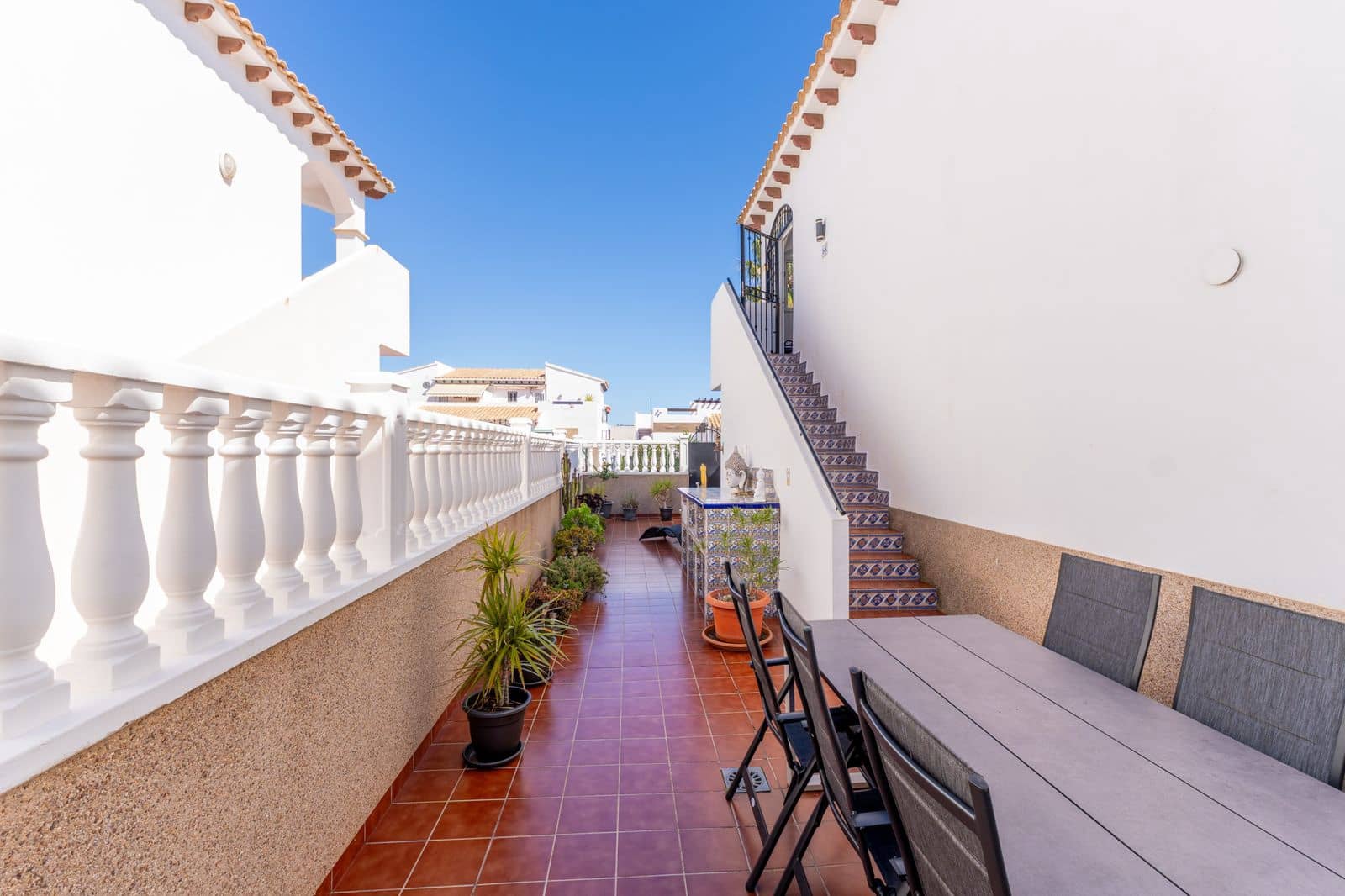 2 makuuhuone Omakotitalo myytävänä paikassa Orihuela Costa mukana uima-altaan - 189 500 € (Ref: 9991908)
