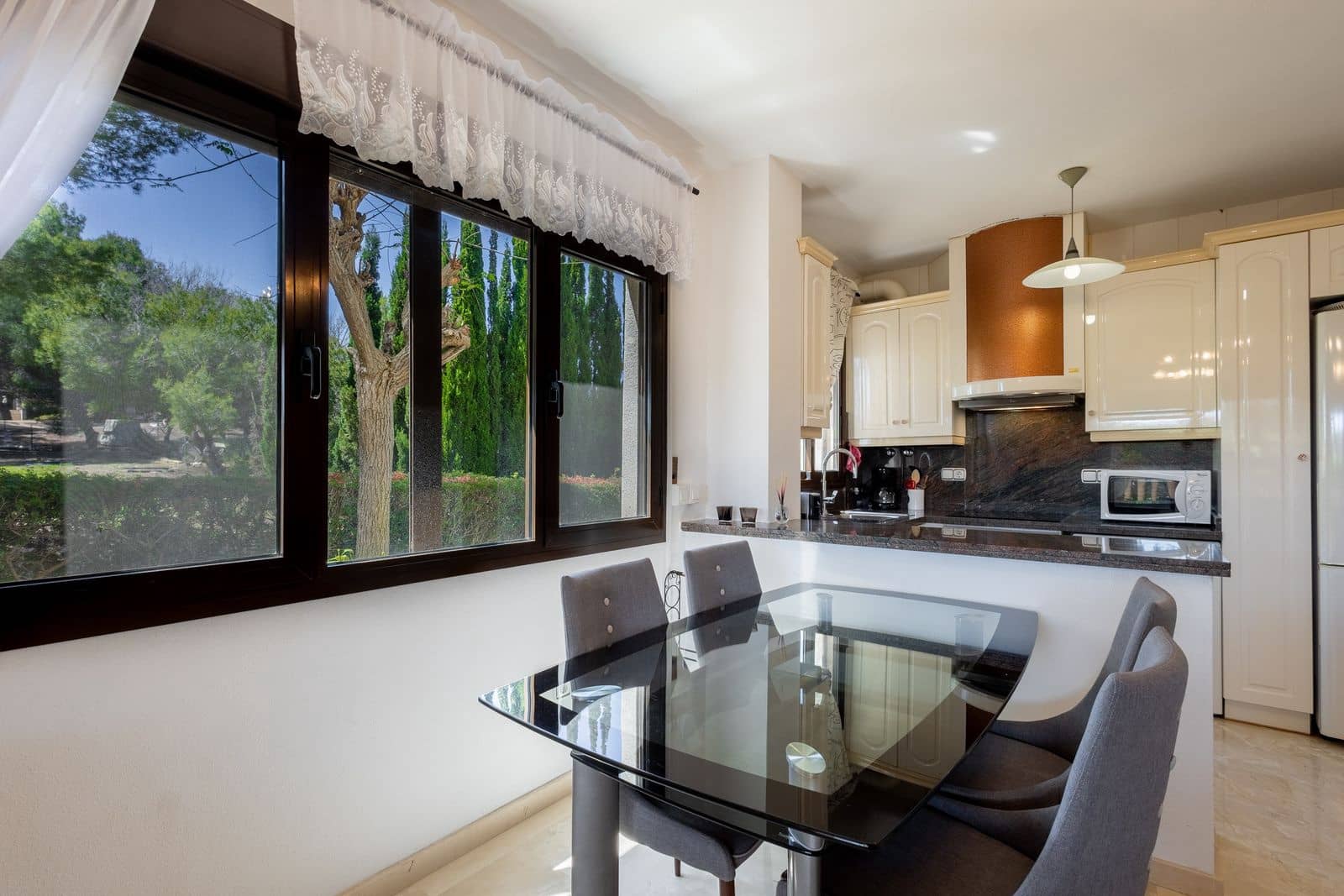 2 bedroom Apartment for sale in Villamartin - € 220,000 (Ref: 9991909)