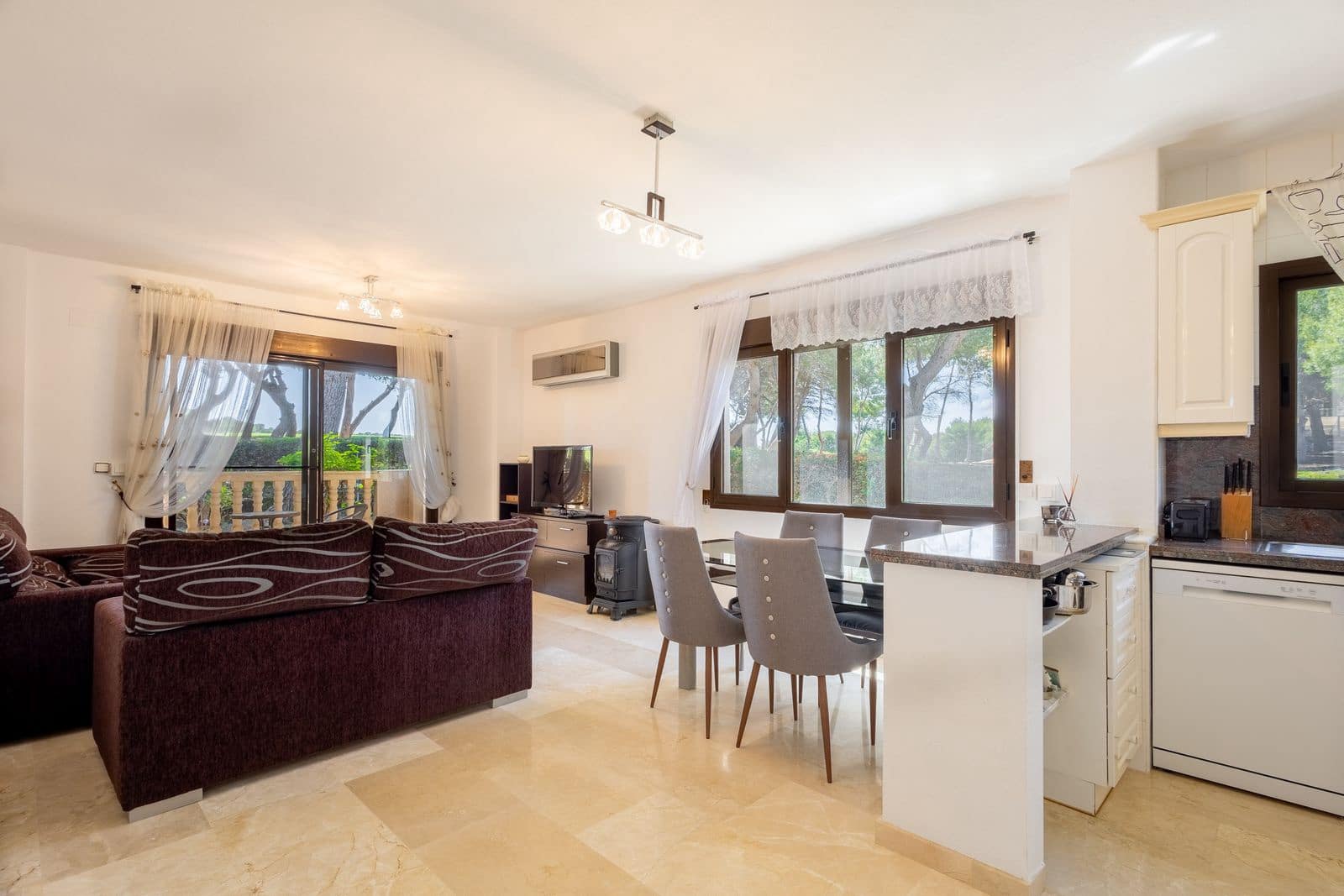 2 bedroom Apartment for sale in Villamartin - € 220,000 (Ref: 9991909)
