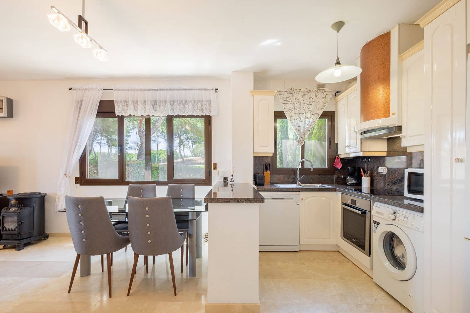 2 bedroom Apartment for sale in Villamartin - € 220,000 (Ref: 9991909)
