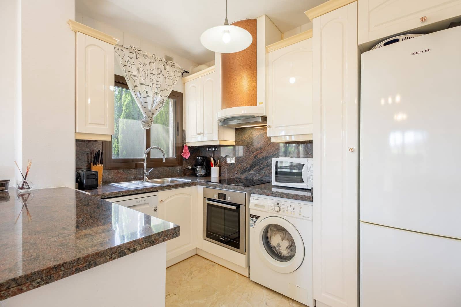 2 bedroom Apartment for sale in Villamartin - € 220,000 (Ref: 9991909)
