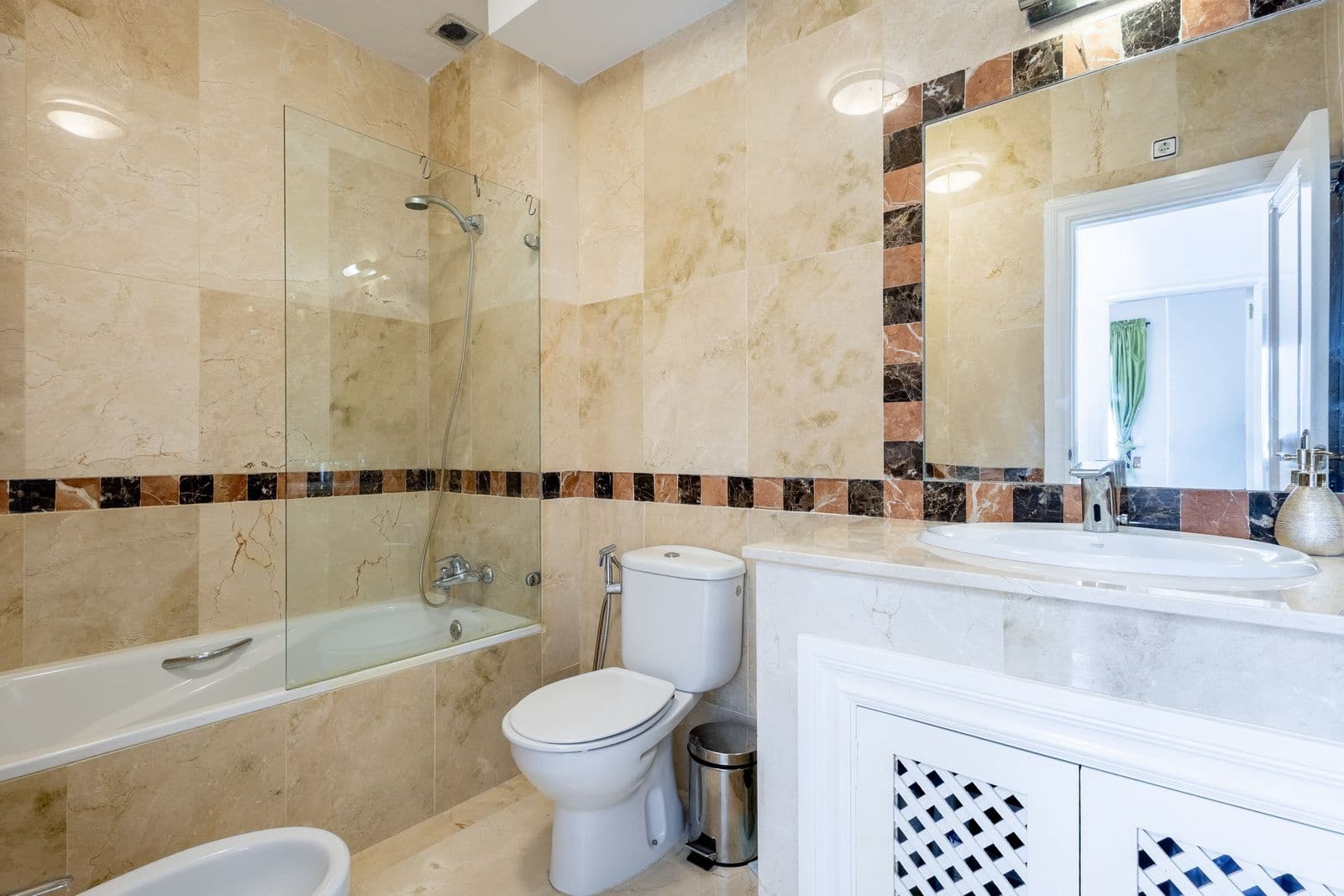 2 bedroom Apartment for sale in Villamartin - € 220,000 (Ref: 9991909)