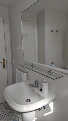 2 makuuhuone Huoneisto vuokrattavana paikassa Castillo Sohail, Fuengirola mukana uima-altaan - 975 € (Ref: 7372014)