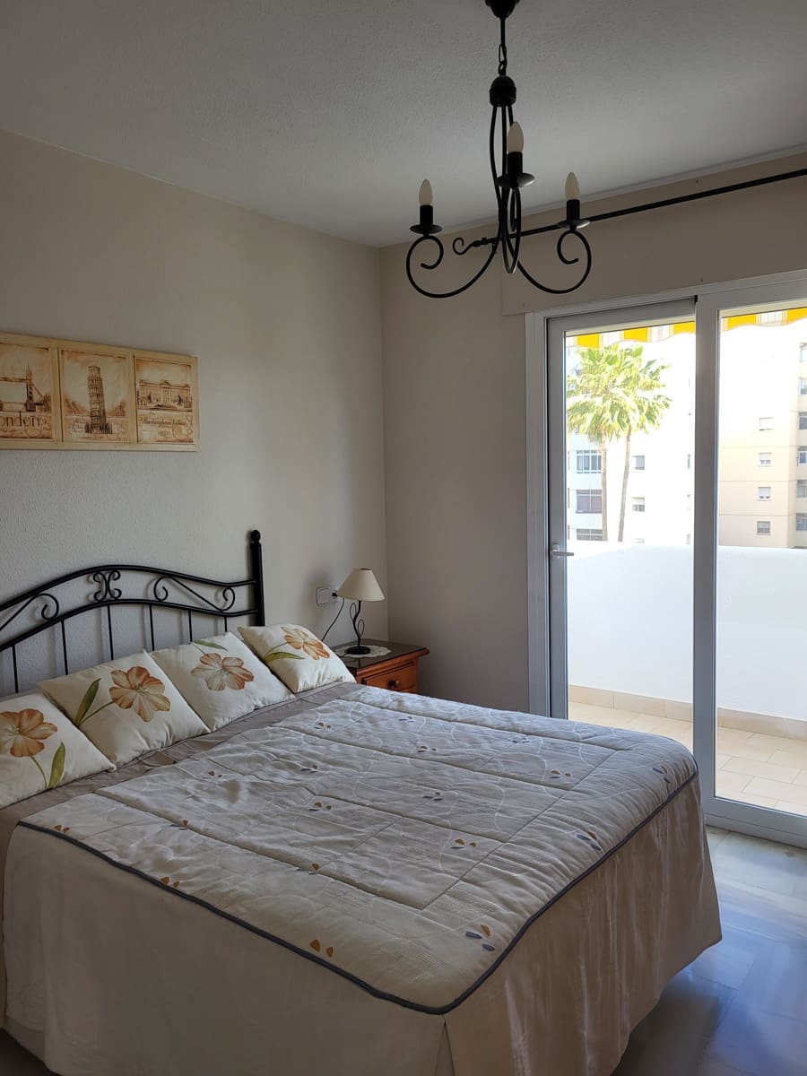 2 Zimmer Apartment zu vermieten in Fuengirola mit Pool - 975 € (Ref: 7372014)