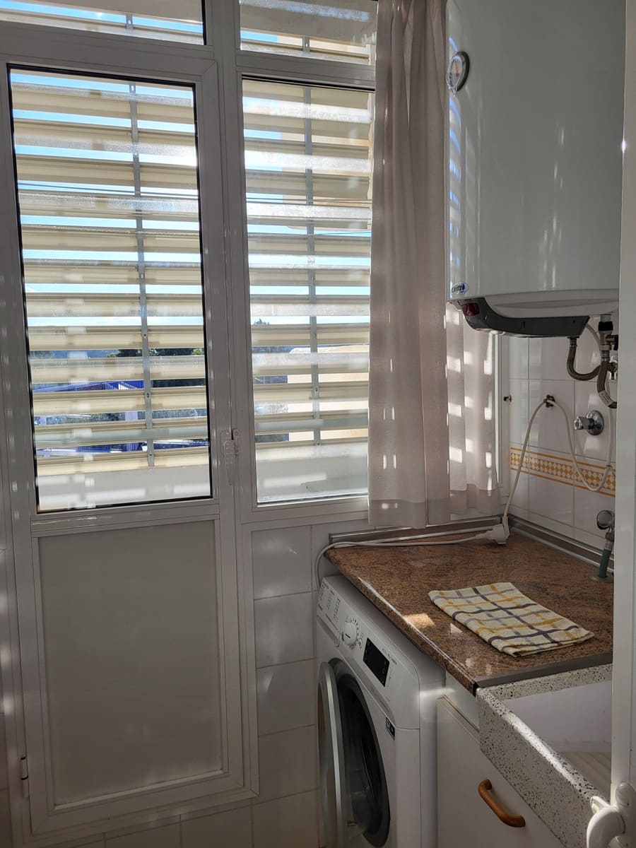 2 Zimmer Apartment zu vermieten in Fuengirola mit Pool - 975 € (Ref: 7372014)