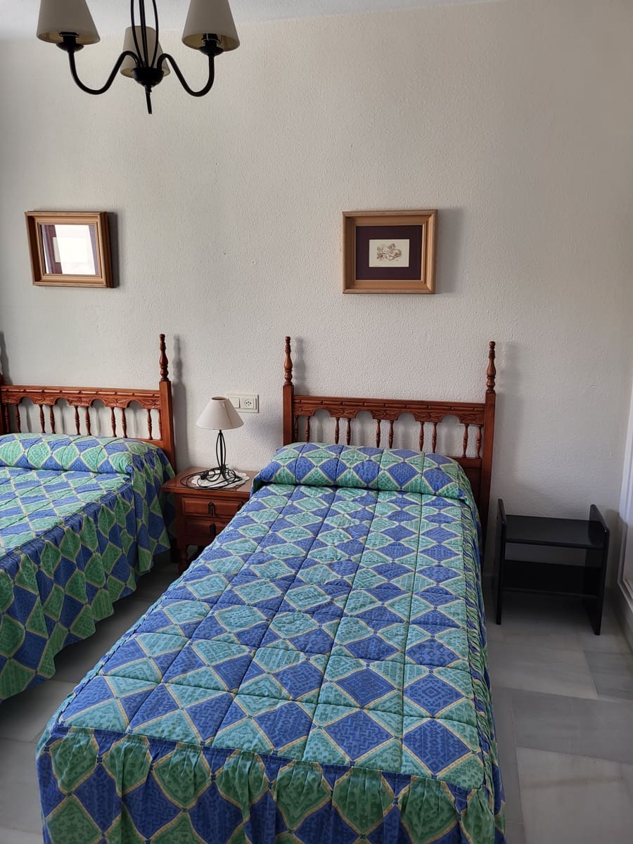 2 Zimmer Apartment zu vermieten in Fuengirola mit Pool - 975 € (Ref: 7372014)