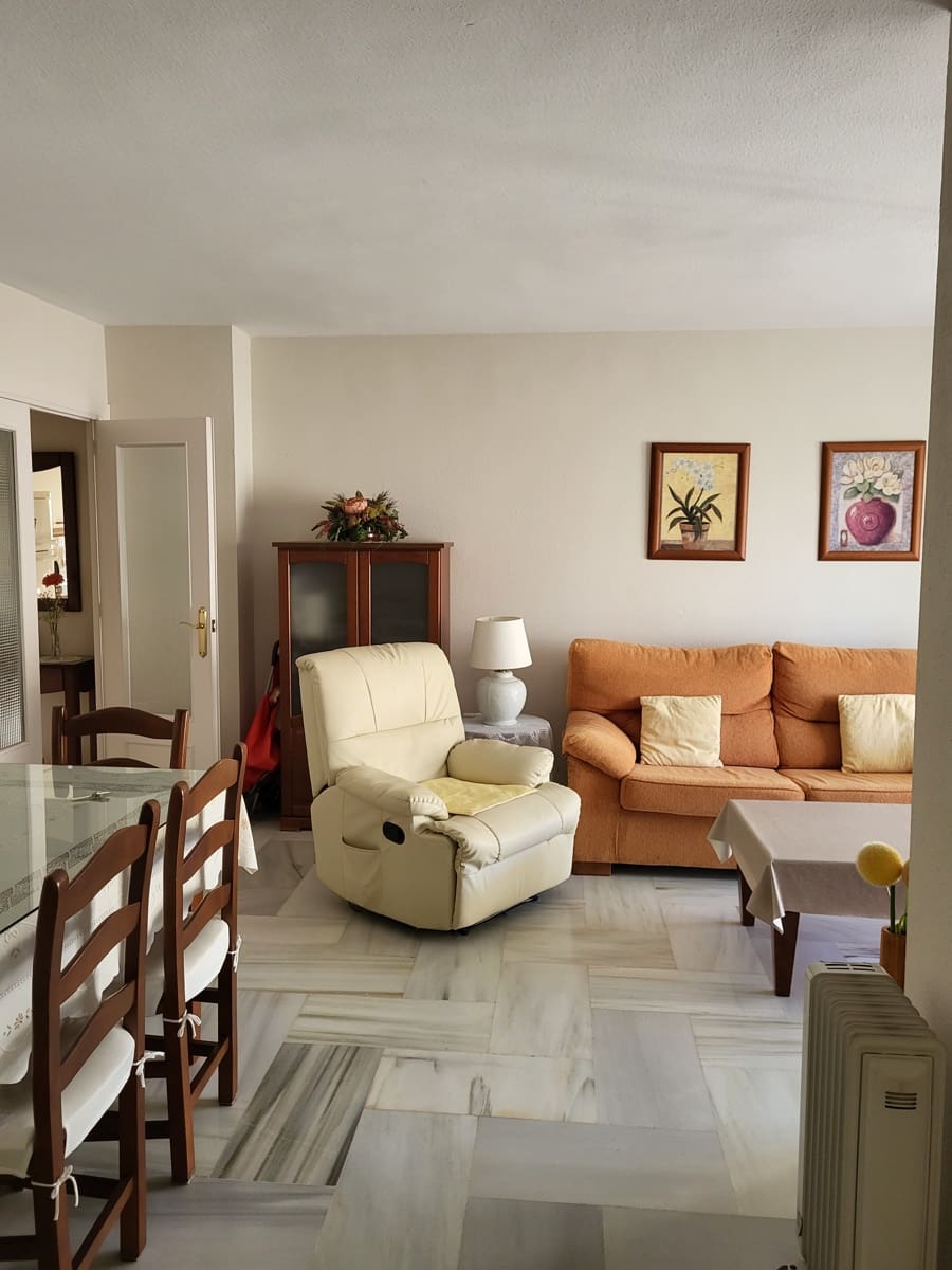 2 Zimmer Apartment zu vermieten in Fuengirola mit Pool - 975 € (Ref: 7372014)