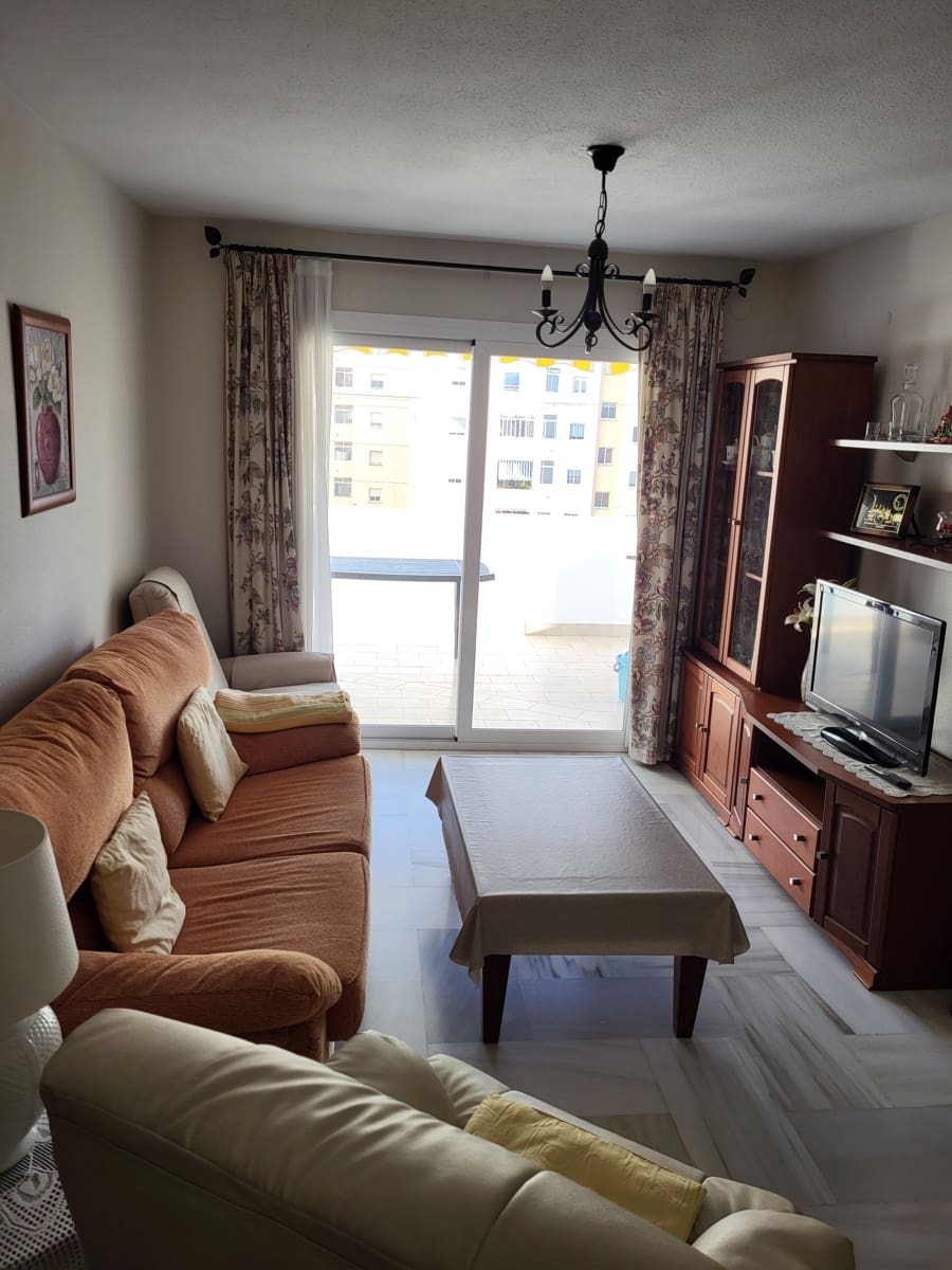 2 Zimmer Apartment zu vermieten in Fuengirola mit Pool - 975 € (Ref: 7372014)