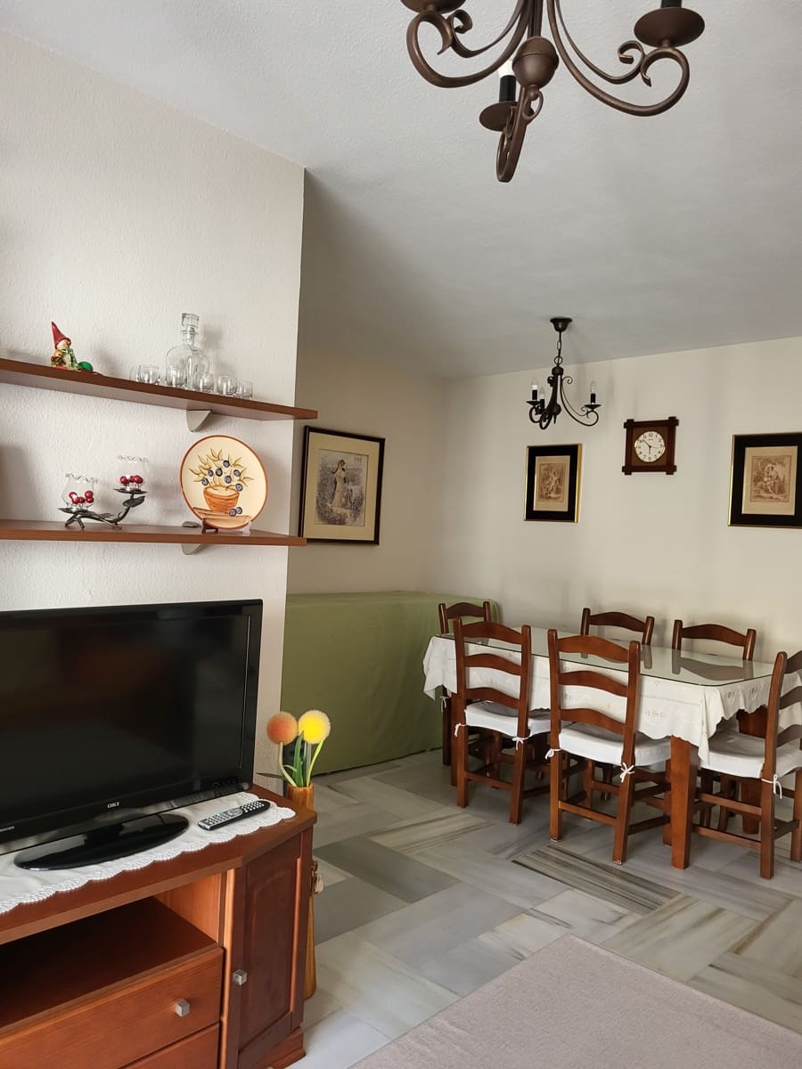 2 Zimmer Apartment zu vermieten in Fuengirola mit Pool - 975 € (Ref: 7372014)