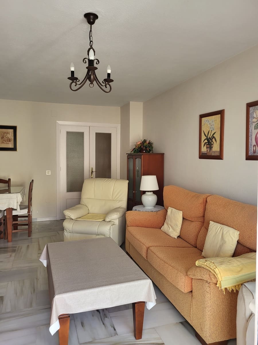 2 Zimmer Apartment zu vermieten in Fuengirola mit Pool - 975 € (Ref: 7372014)