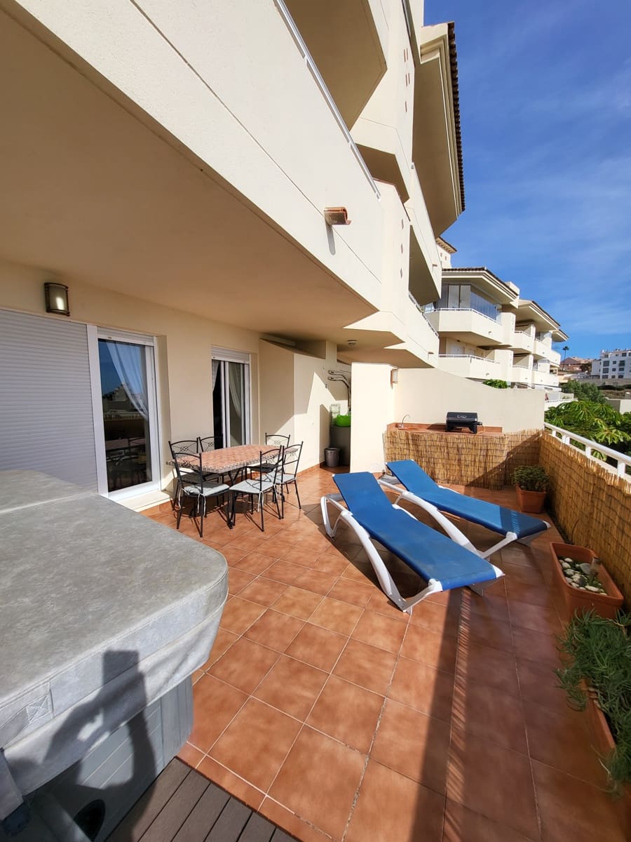 2 bedroom Apartment for rent in Calahonda with pool garage - € 1,400 (Ref: 8253241)