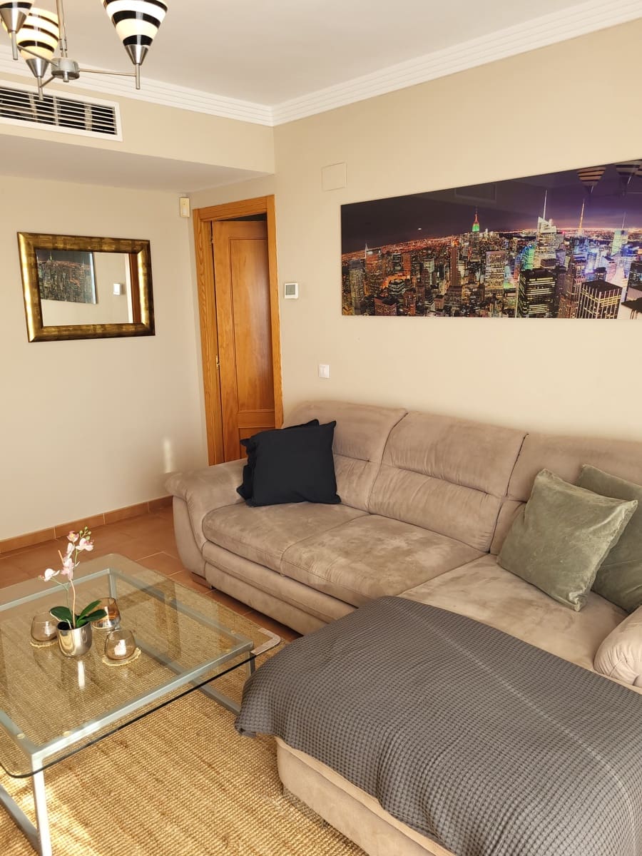 2 bedroom Apartment for rent in Calahonda with pool garage - € 1,400 (Ref: 8253241)