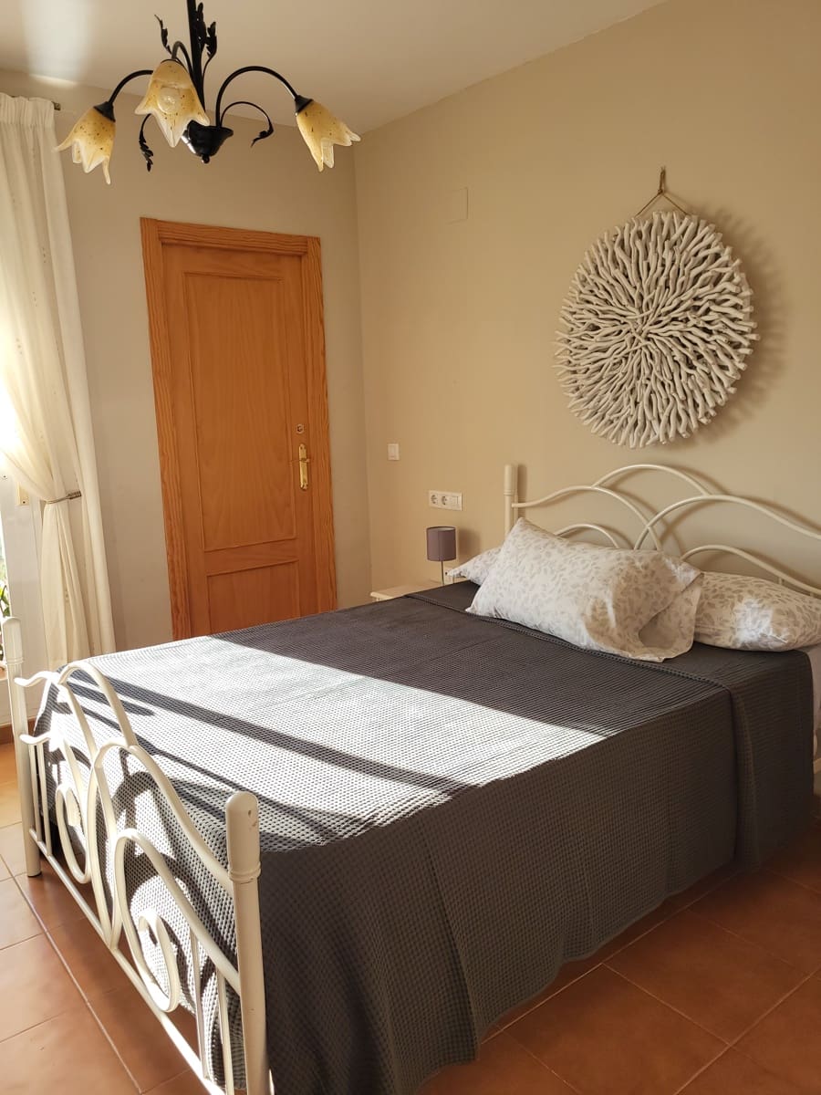 2 bedroom Apartment for rent in Calahonda with pool garage - € 1,400 (Ref: 8253241)