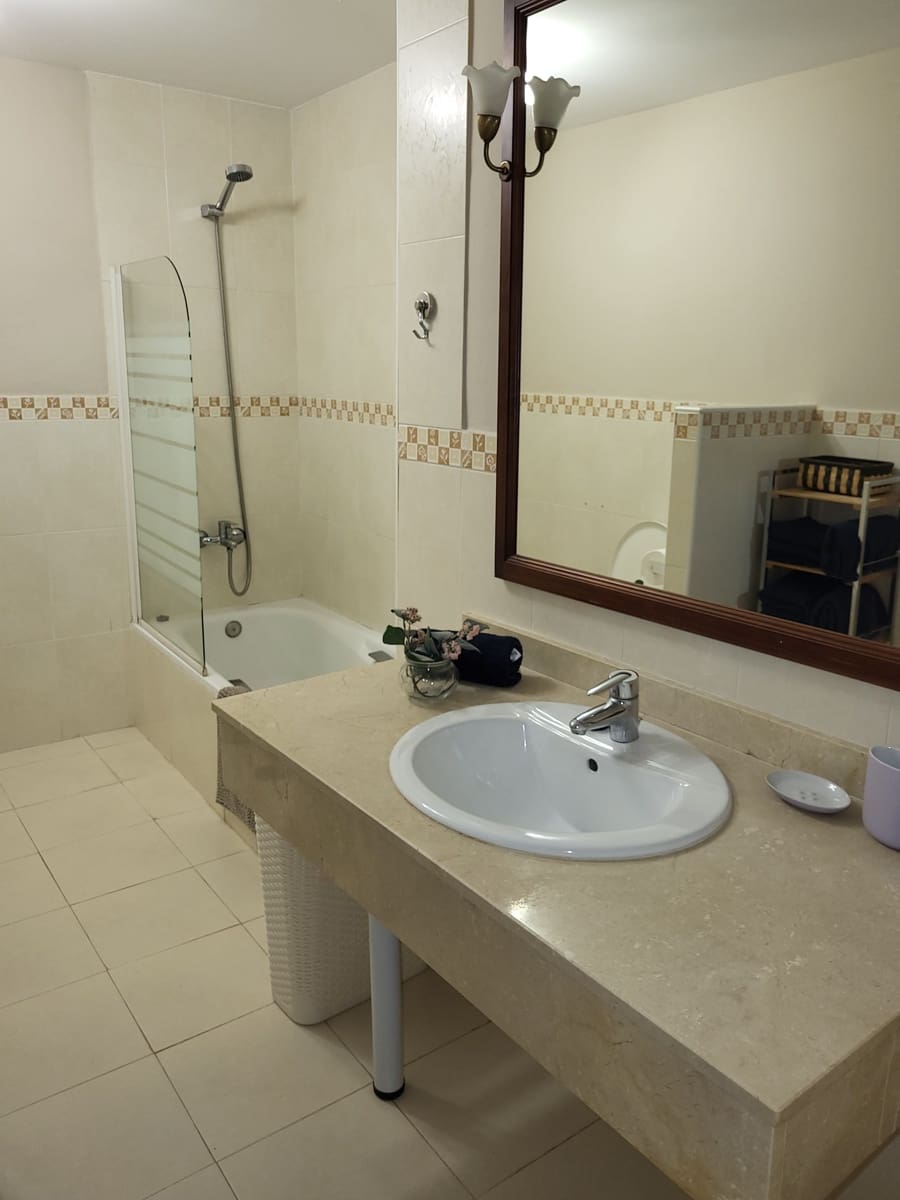 2 bedroom Apartment for rent in Calahonda with pool garage - € 1,400 (Ref: 8253241)