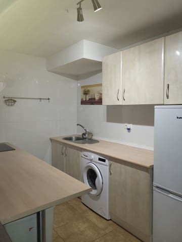 1 soveværelse Lejlighed til leje i Castillo Sohail, Fuengirola med swimmingpool garage - € 800 (Ref: 9411299)