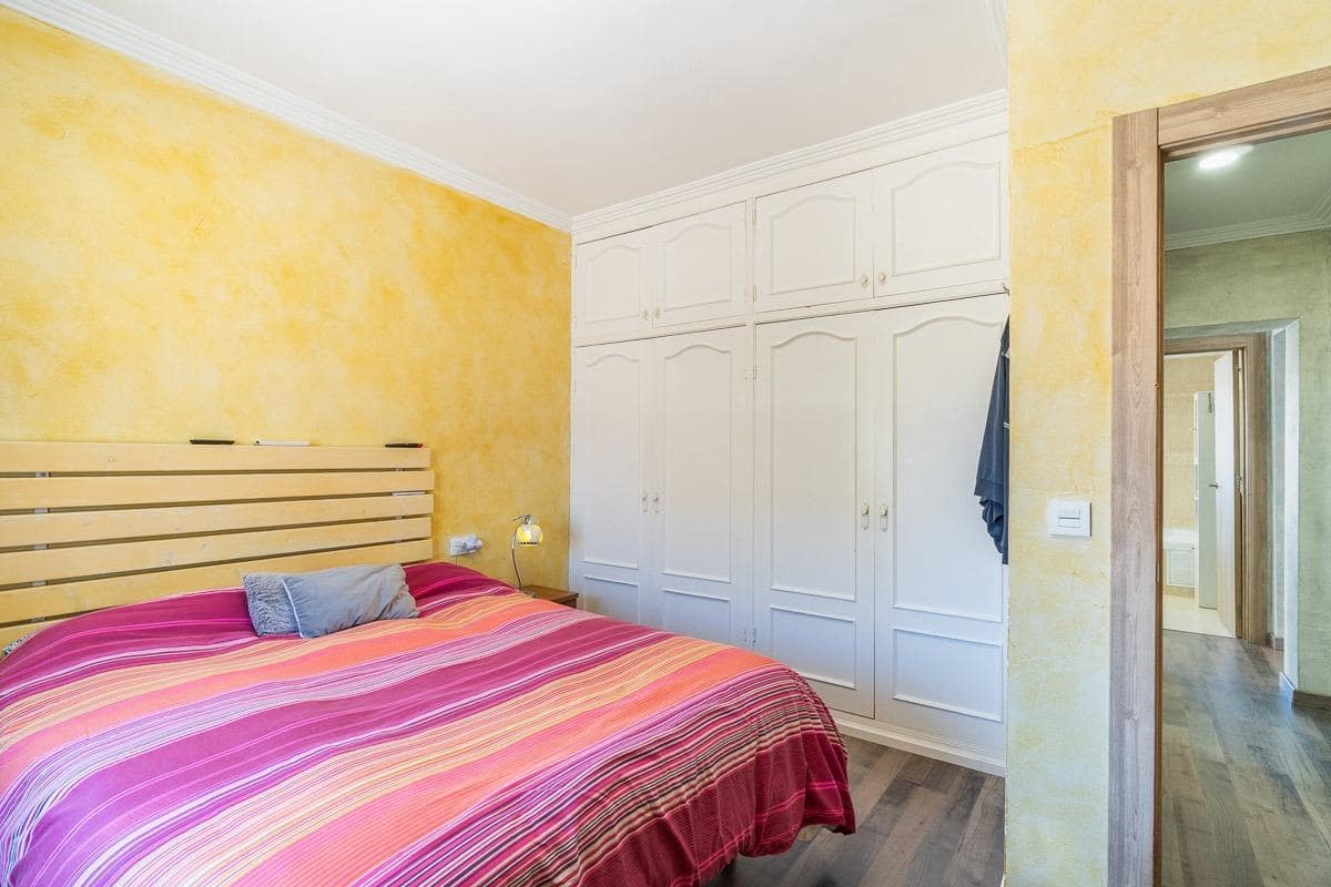 4 soverom Villa til salgs i Torrevieja med svømmebasseng garasje - € 530 000 (Ref: 10009254)