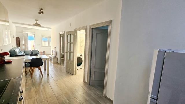 2 slaapkamer Rijtjeshuis te koop in El Limonar, Torrevieja met zwembad - € 125.000 (Ref: 10015763)