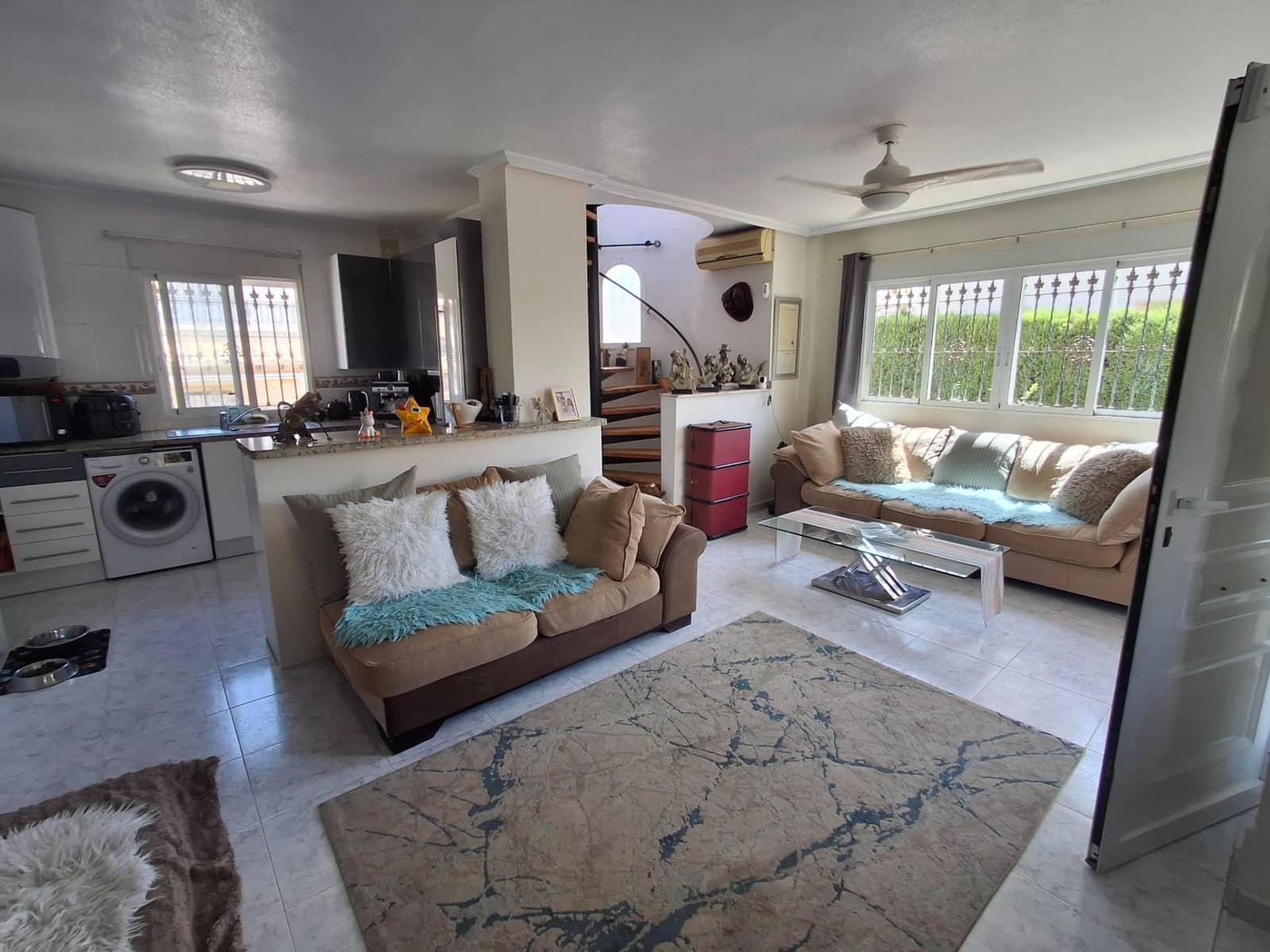 4 chambre Villa/Maison à vendre à Filipinas avec piscine garage - 390 000 € (Ref: 10017659)