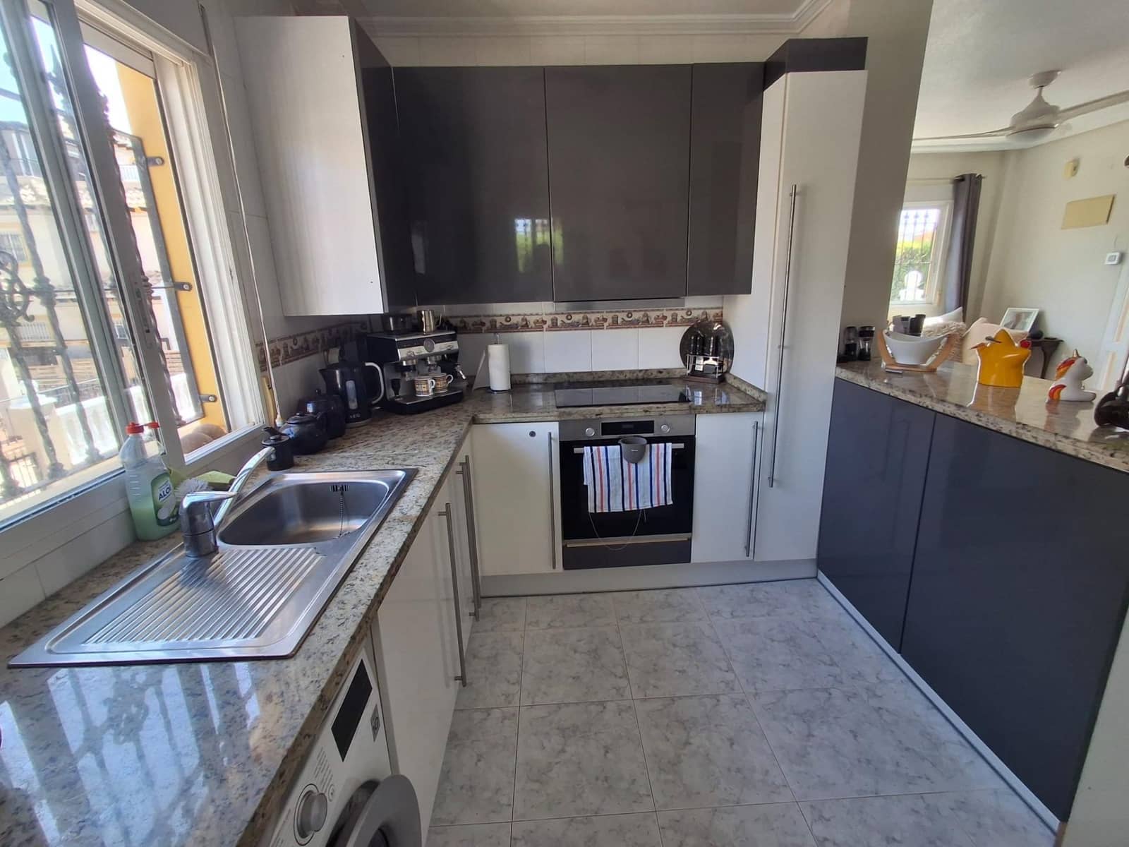 4 chambre Villa/Maison à vendre à Filipinas avec piscine garage - 390 000 € (Ref: 10017659)