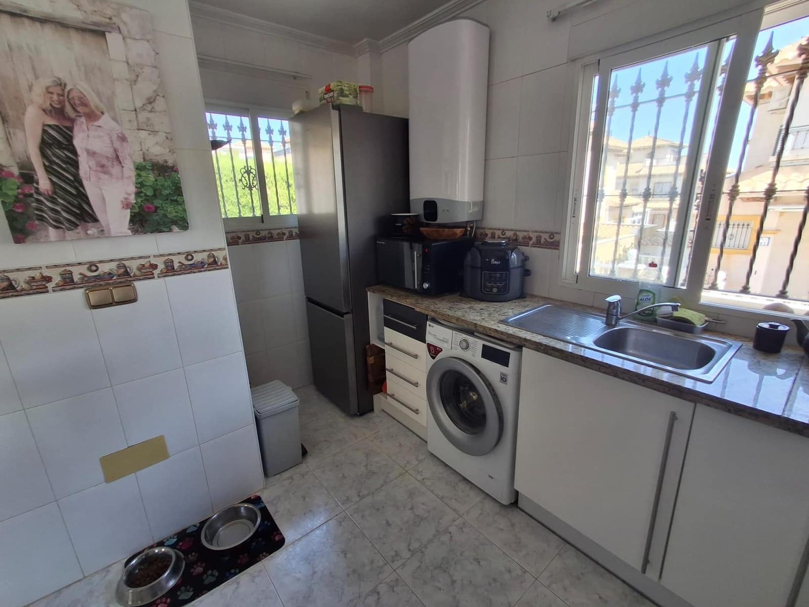 4 chambre Villa/Maison à vendre à Filipinas avec piscine garage - 390 000 € (Ref: 10017659)