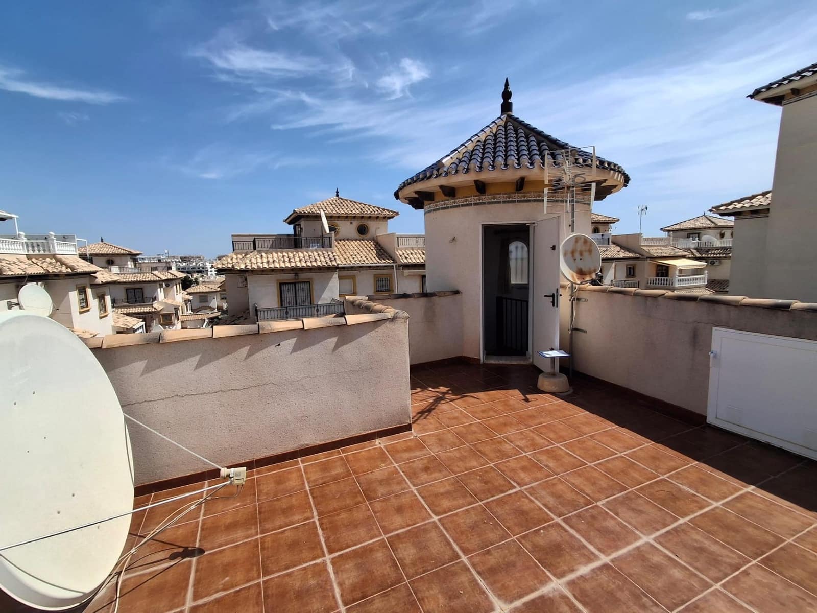 4 chambre Villa/Maison à vendre à Filipinas avec piscine garage - 390 000 € (Ref: 10017659)