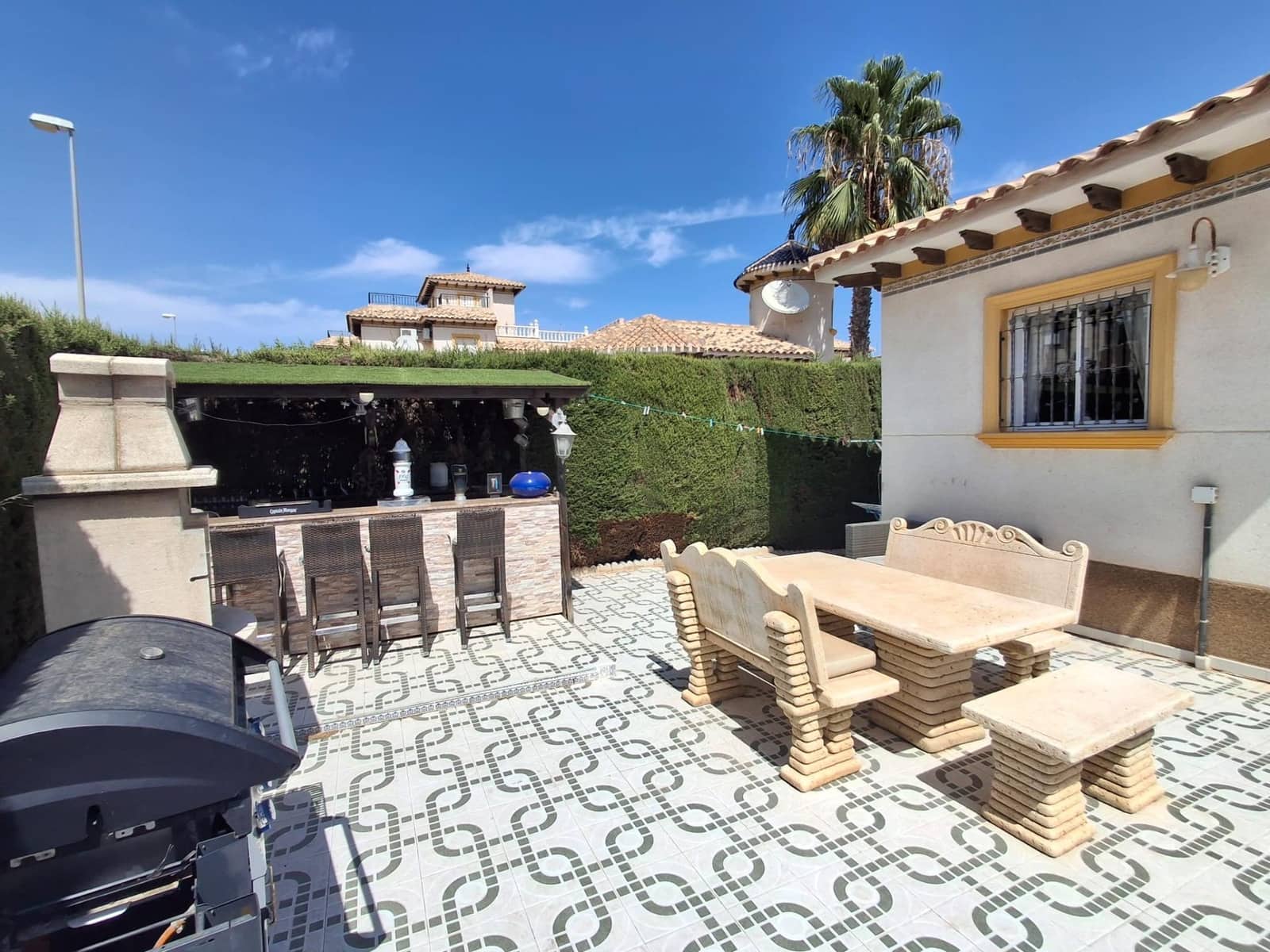4 chambre Villa/Maison à vendre à Filipinas avec piscine garage - 390 000 € (Ref: 10017659)