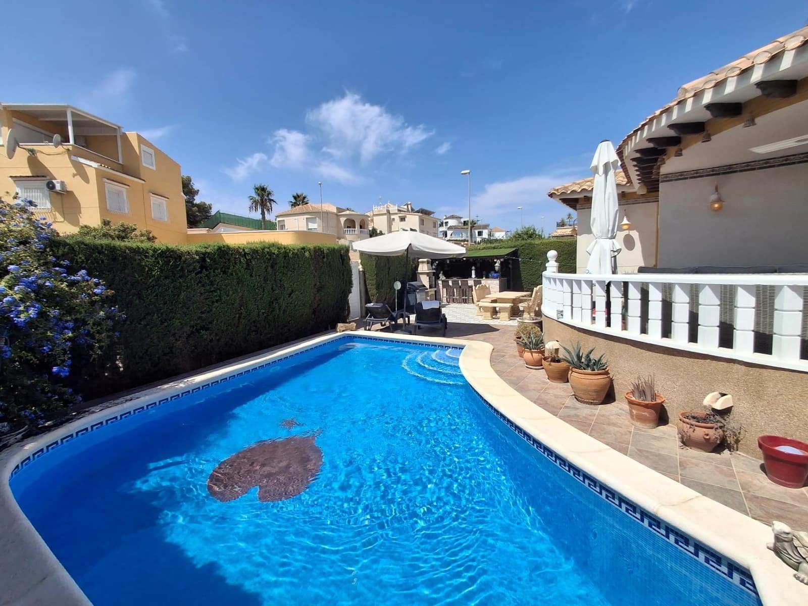 4 chambre Villa/Maison à vendre à Filipinas avec piscine garage - 390 000 € (Ref: 10017659)