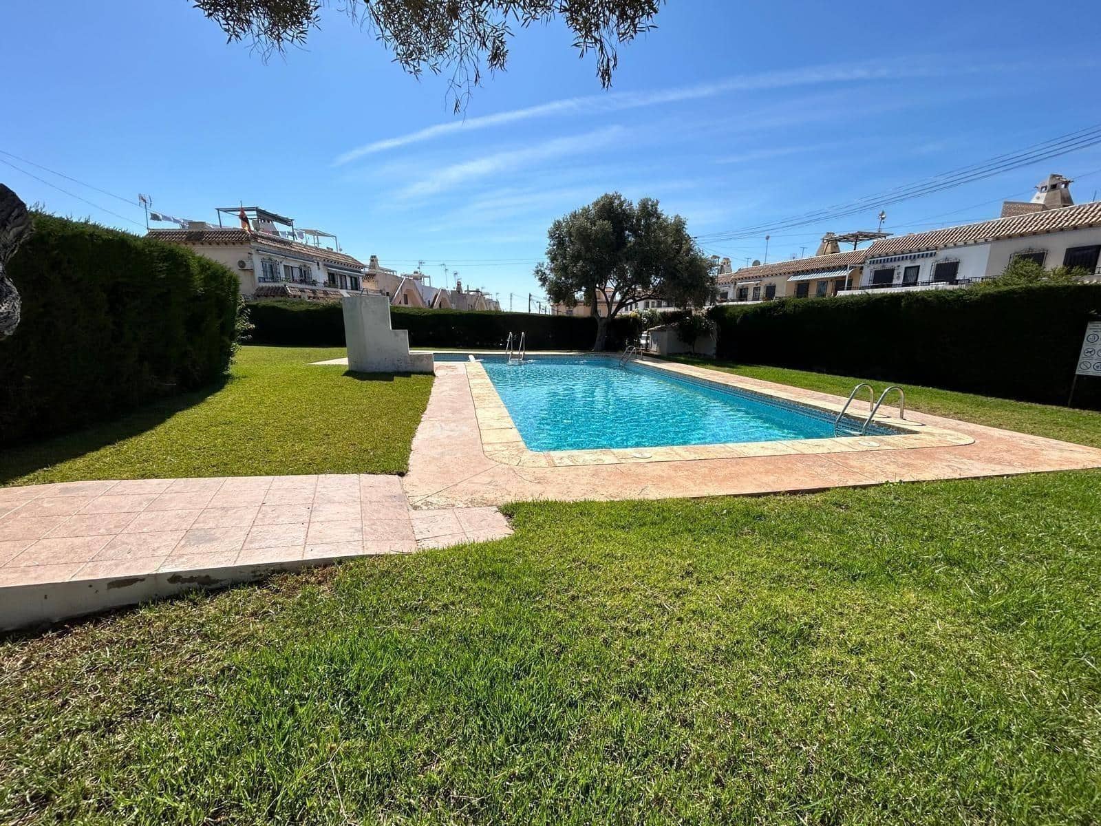 2 sovrum Bungalow till salu i Torrevieja med pool garage - 159 000 € (Ref: 10031960)