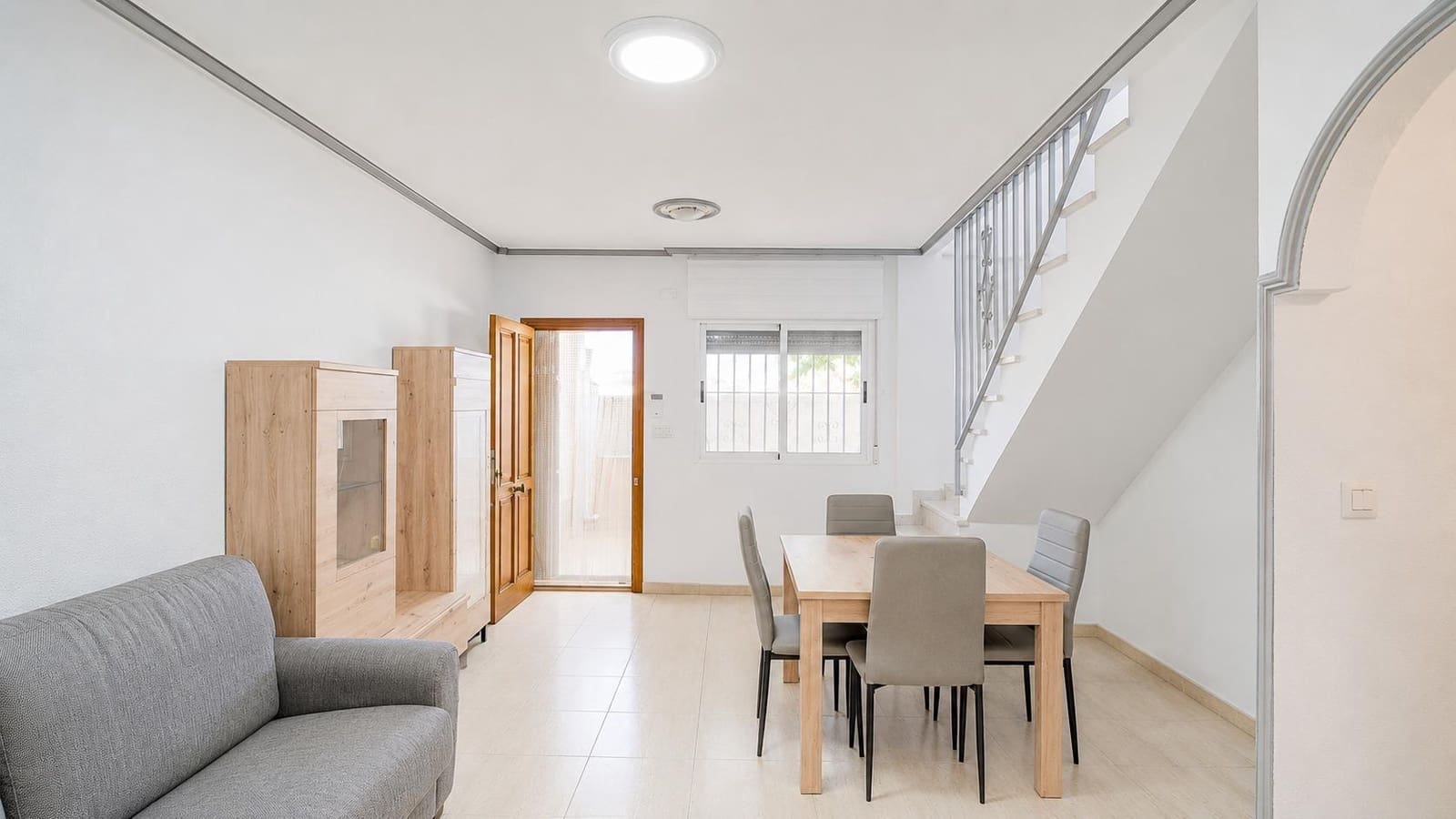 3 sypialnia Dom szeregowy na sprzedaż w Torrevieja z basenem - 224 999 € (Ref: 10031962)