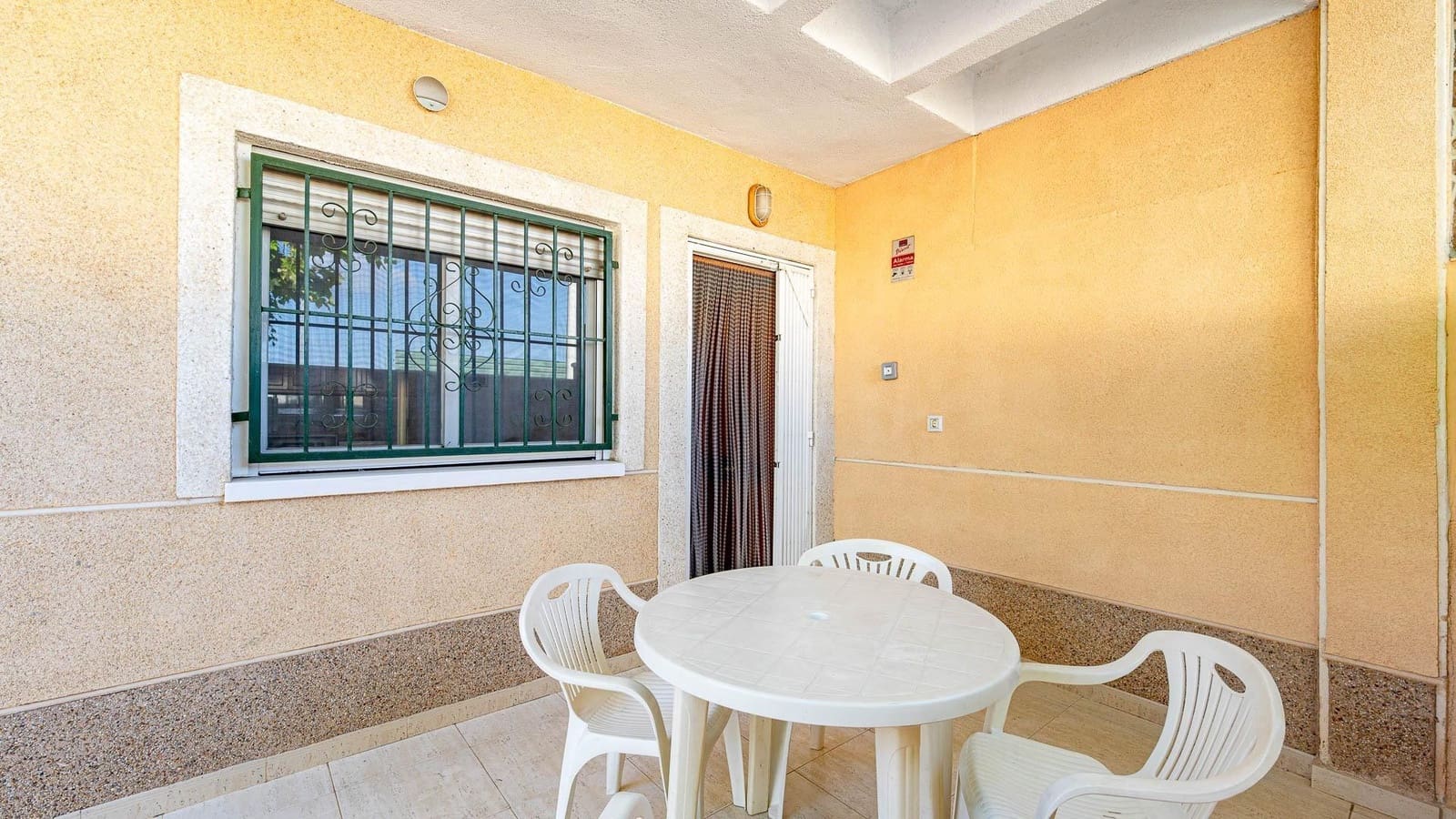 3 sypialnia Dom szeregowy na sprzedaż w Torrevieja z basenem - 224 999 € (Ref: 10031962)